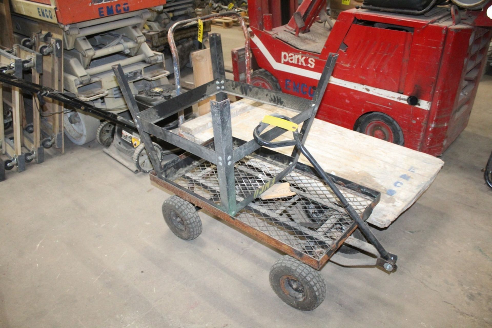 FOUR WHEEL WIRE CART WITH STAND