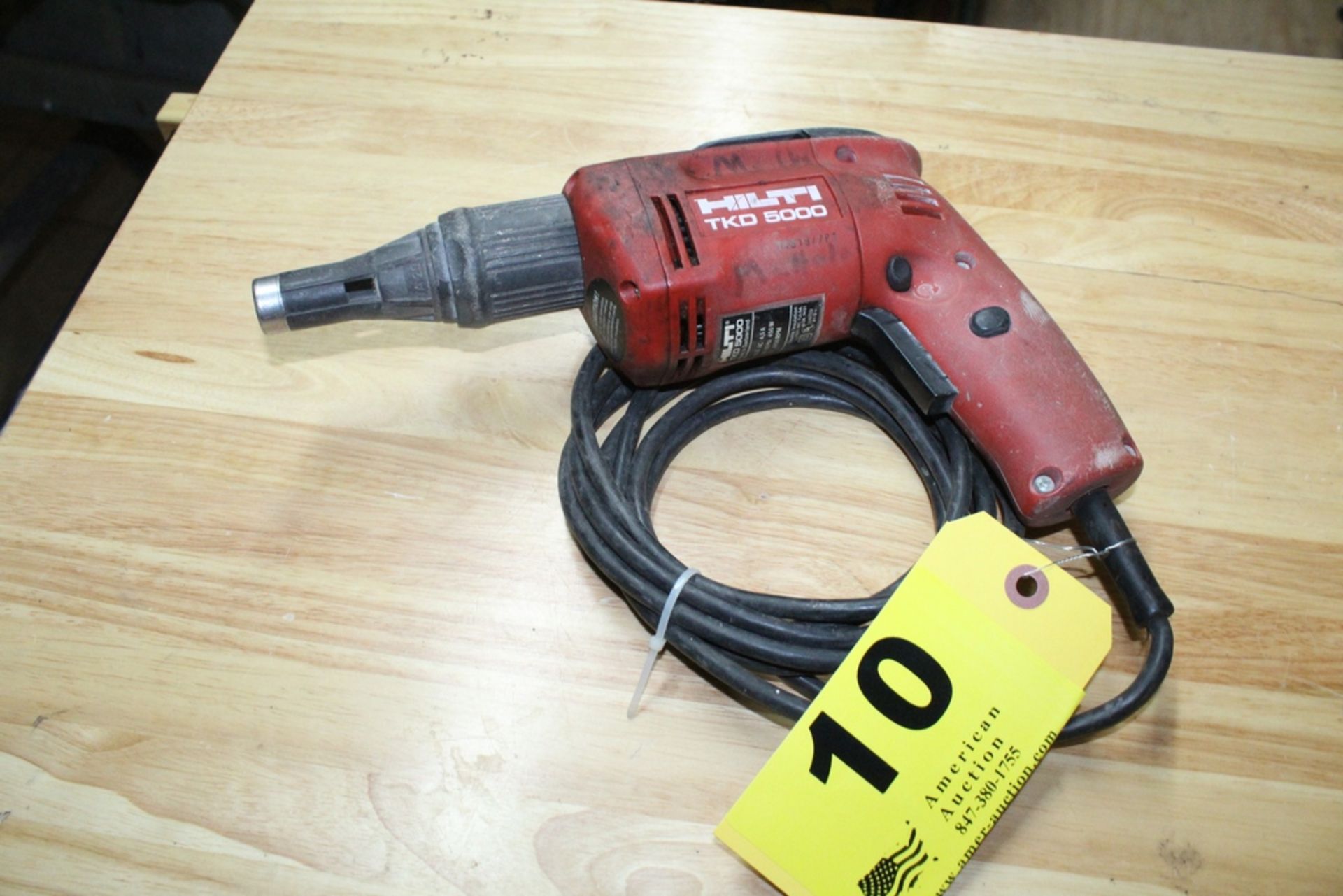 HILTI MODEL TKD 5000 ELECTRIC DRYWALL SCREWDRIVER