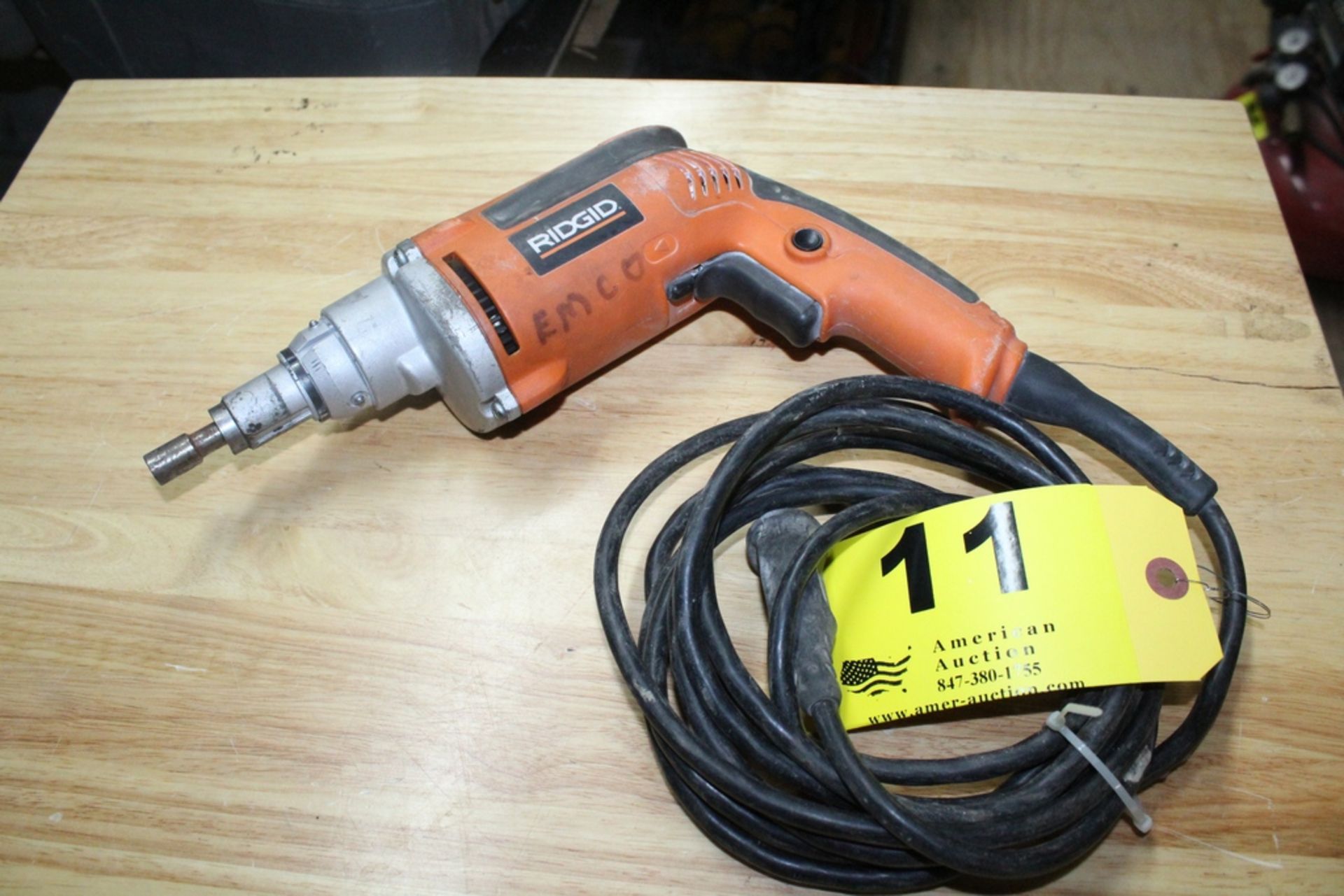 RIDGID MODEL R6000-1 ELECTRIC DRYWALL SCREWDRIVER