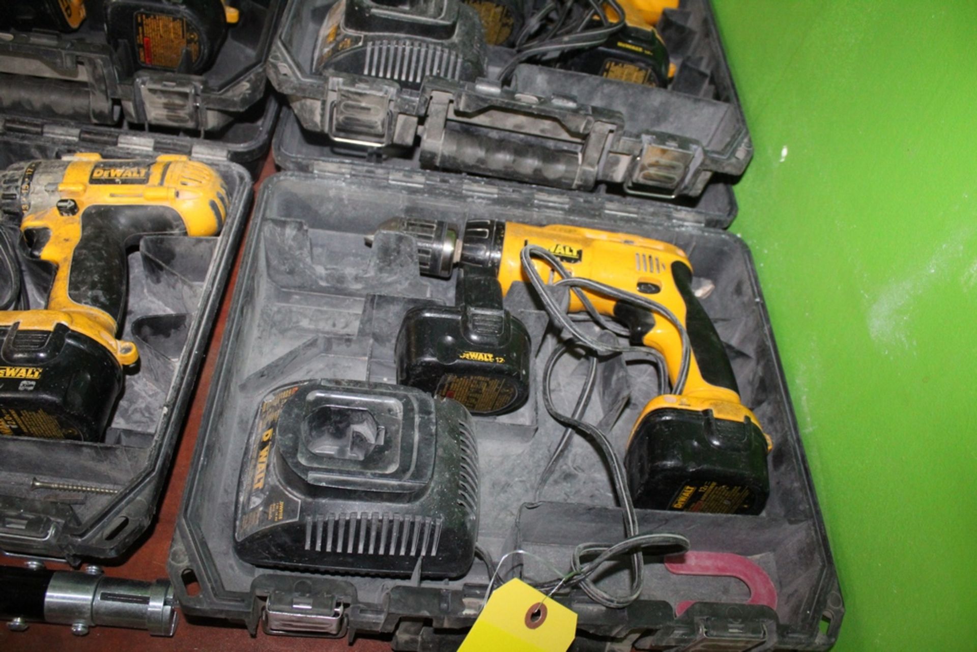DEWALT 12V CORDLESS DRILL WITH BATTERY, CHARGER AND CASE