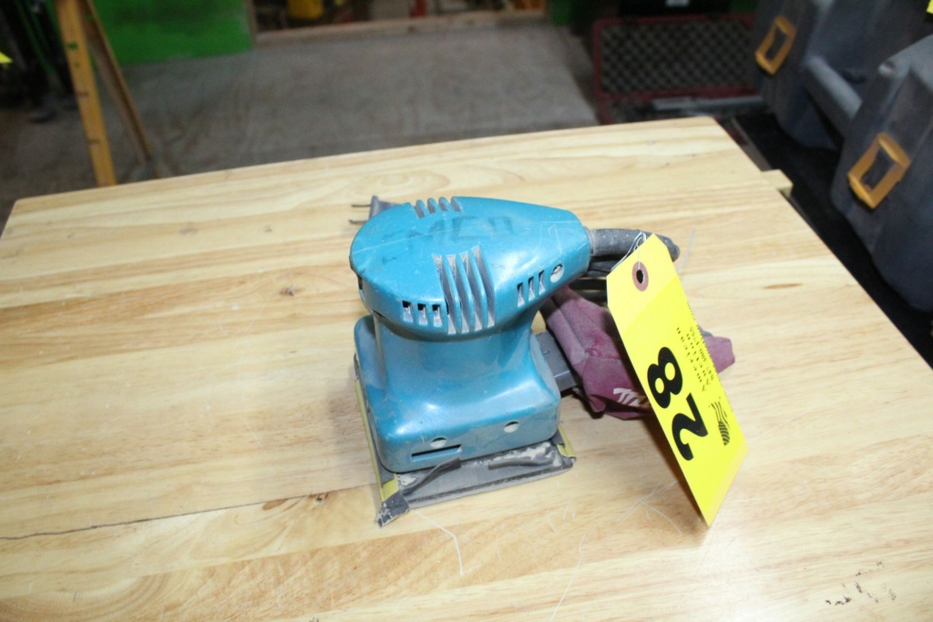 MAKITA MODEL B04150 1/4" SHEET FINISHING SANDER