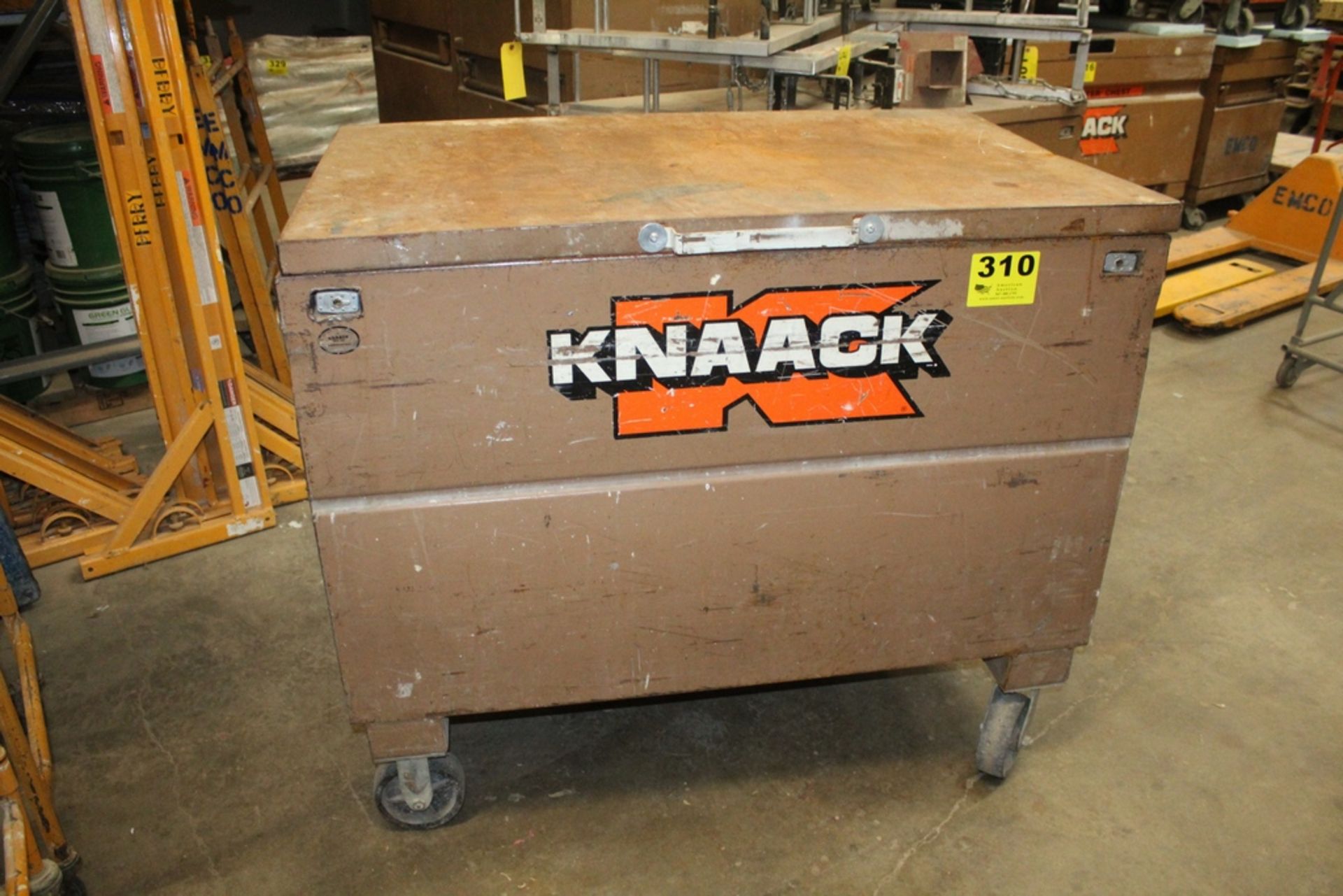 KNAACK JOB SITE STORAGE CHEST, 41" X 48" X 30"