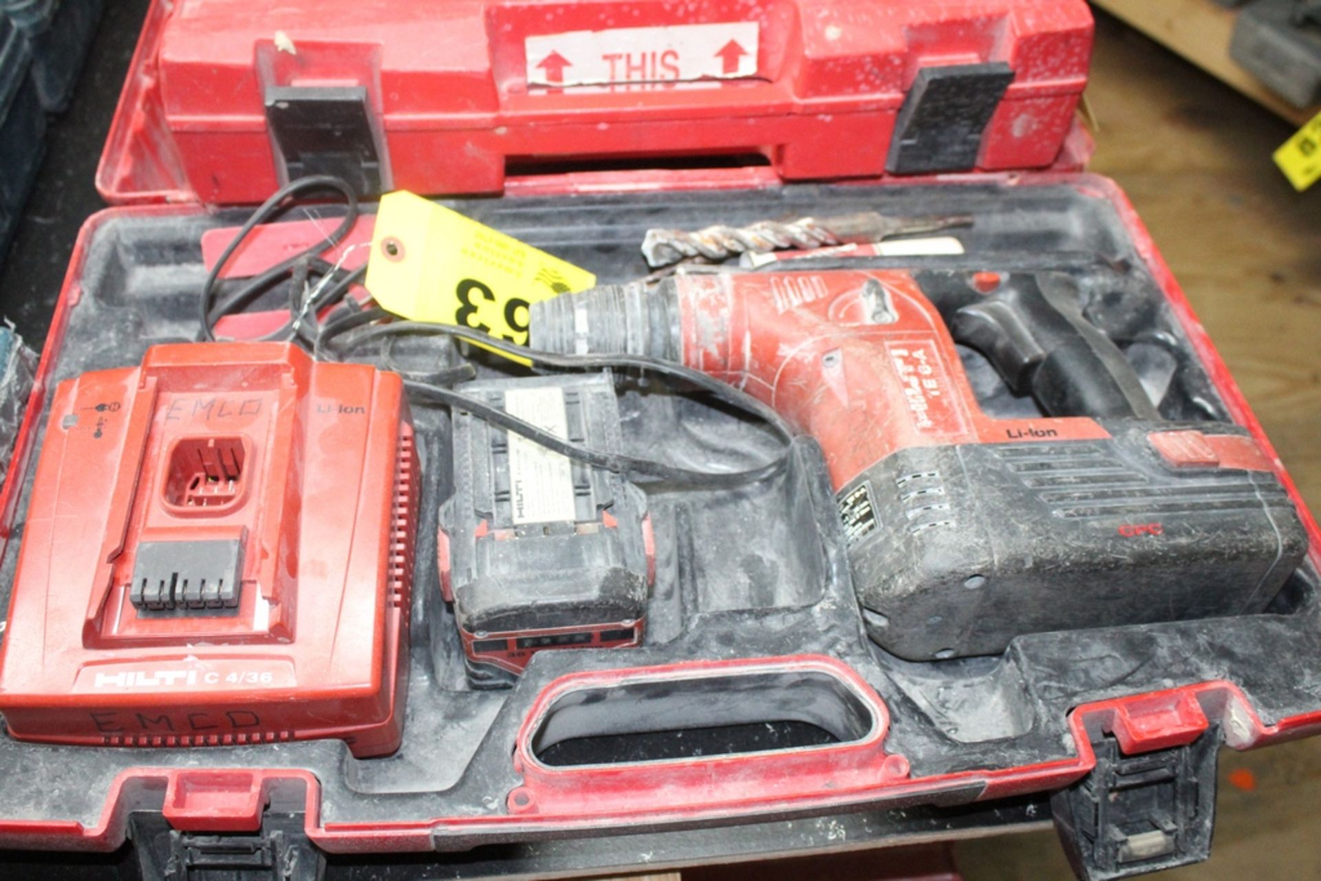 HILTI MODEL TE-8A CORDLESS ROTARY HAMMER WITH CASE