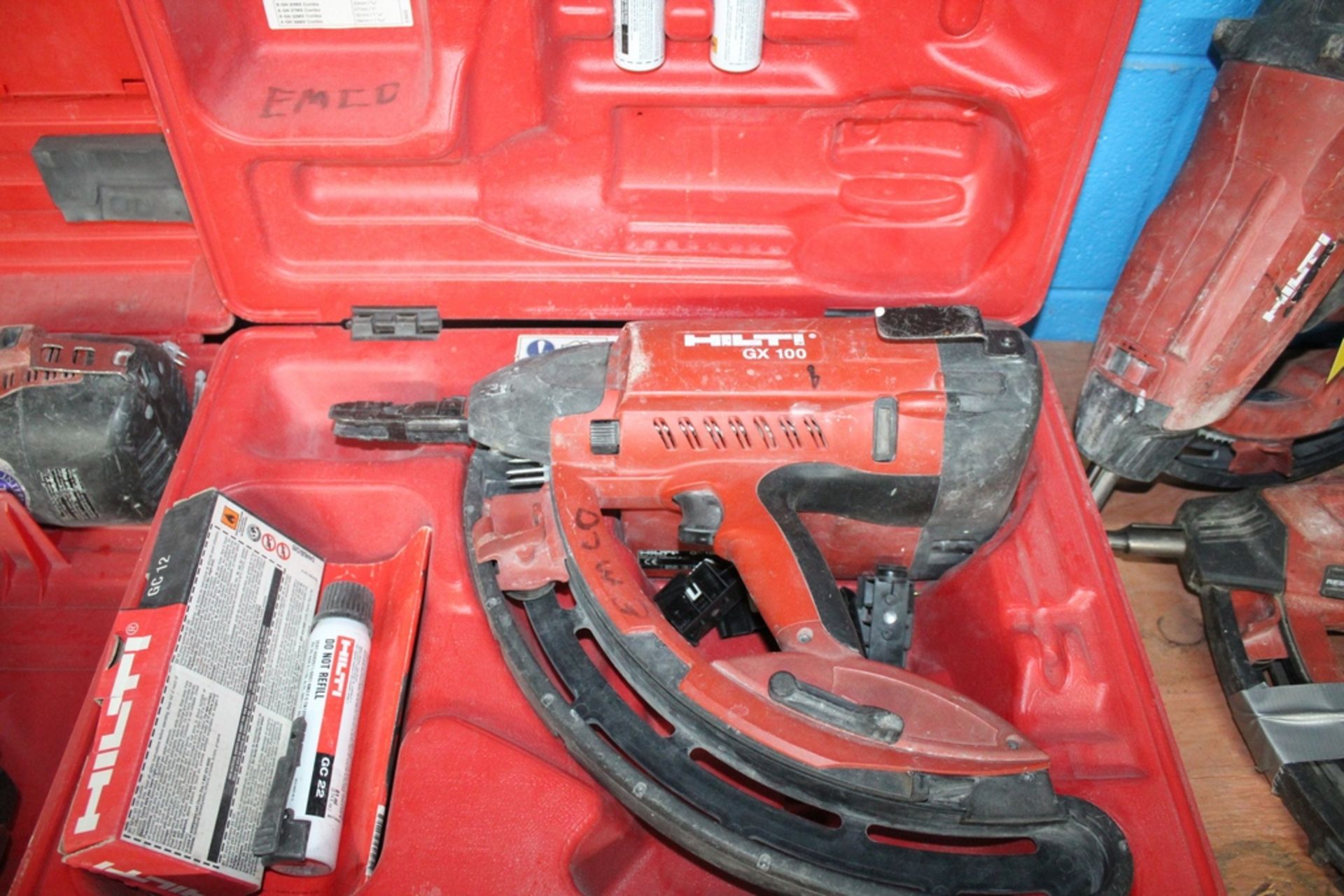 HILTI MODEL GX100 GAS ACTUATED NAIL GUN WITH CASE