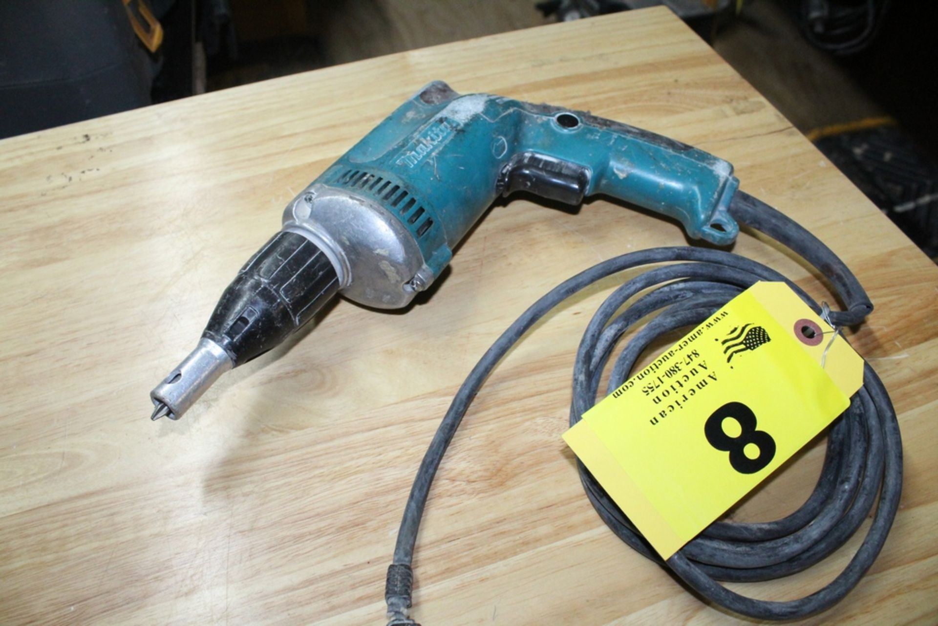 MAKITA MODEL 6824N ELECTRIC DRYWALL SCREWDRIVER