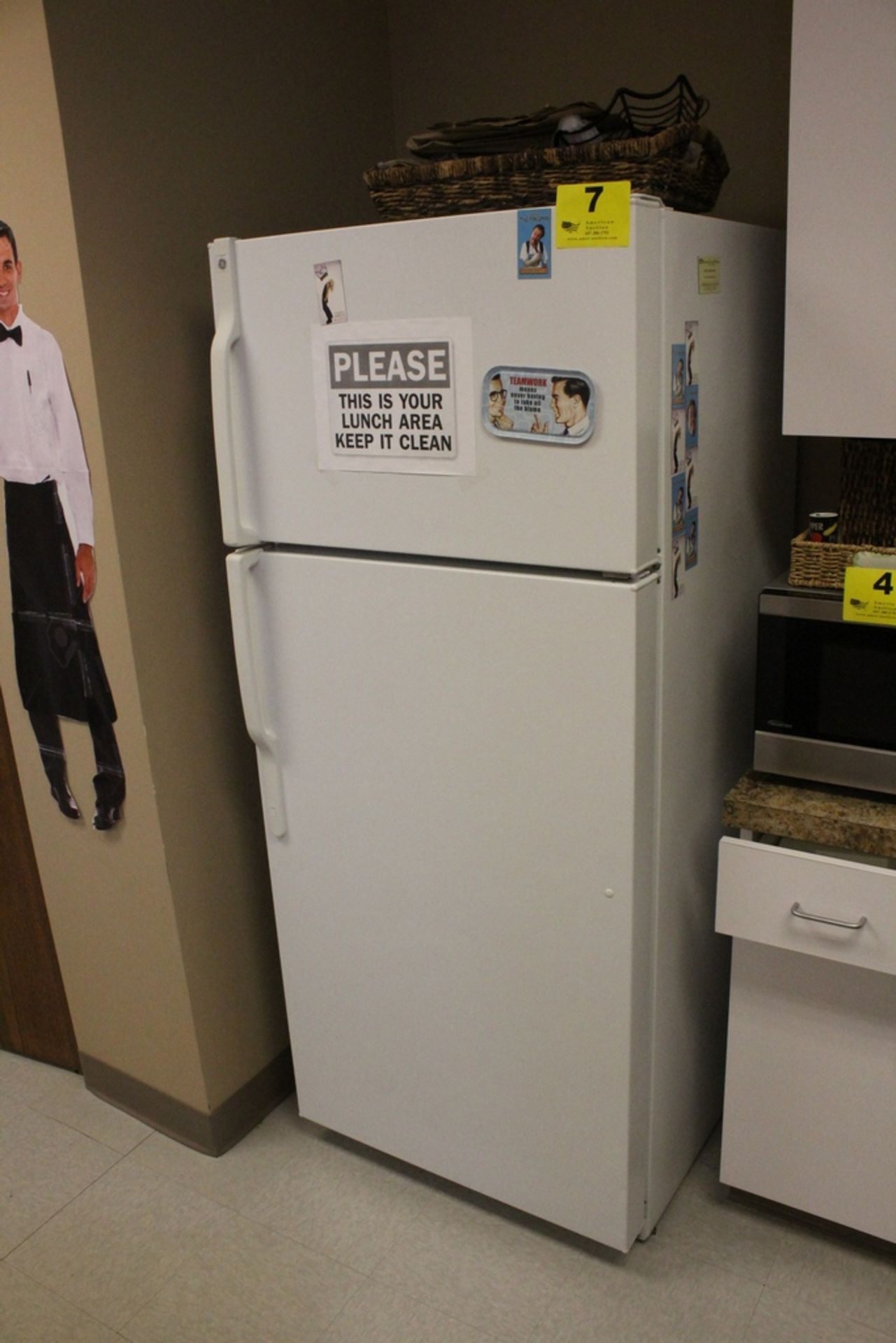 GE MODEL GTS18XCSBRWW REFRIGERATOR/FREEZER WITH ICE MAKER