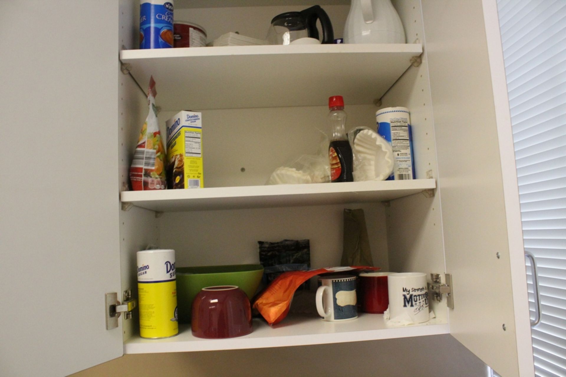 LOT - CONTENTS OF TOP AND BOTTOM CABINETS - Image 2 of 5