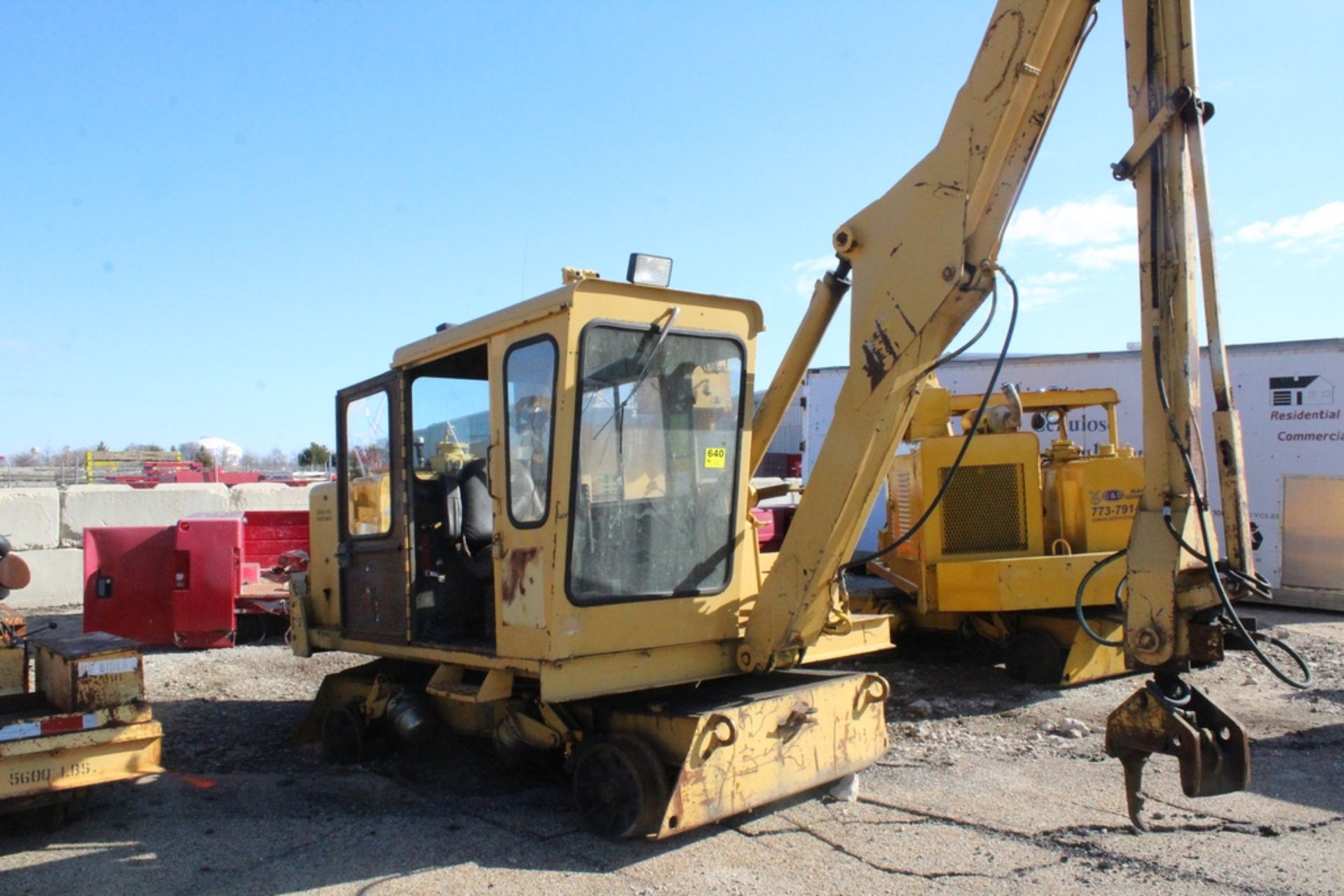 KERSHAW MODEL 12-4 TIE CRANE, RAILROAD TIE GRAPPLE, DETROIT DIESEL ENGINE - Image 9 of 12