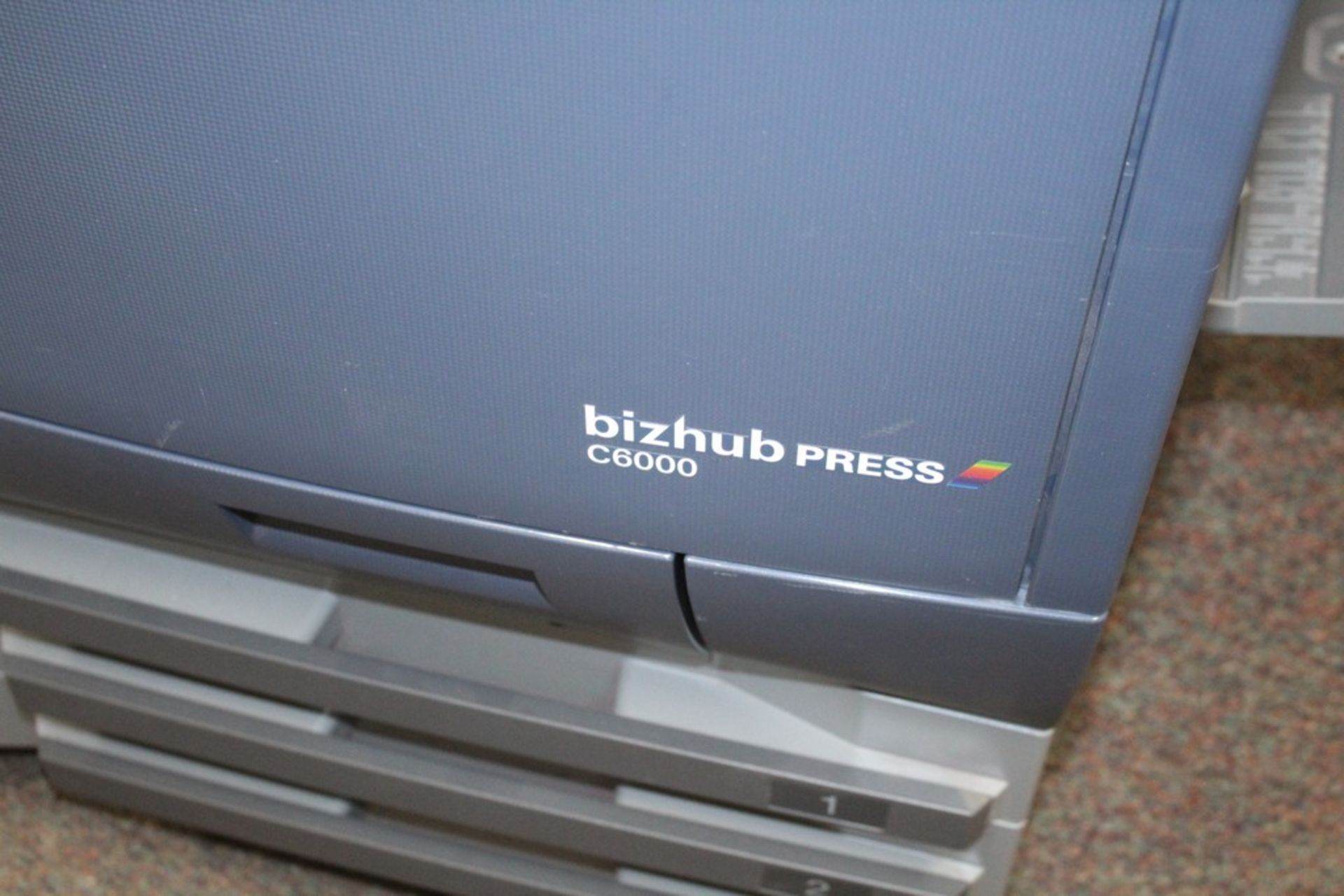 KONICA MINOLTA BIZHUB C6000 COLOR COPIER, WITH THREE PAPER TRAYS - Image 2 of 8