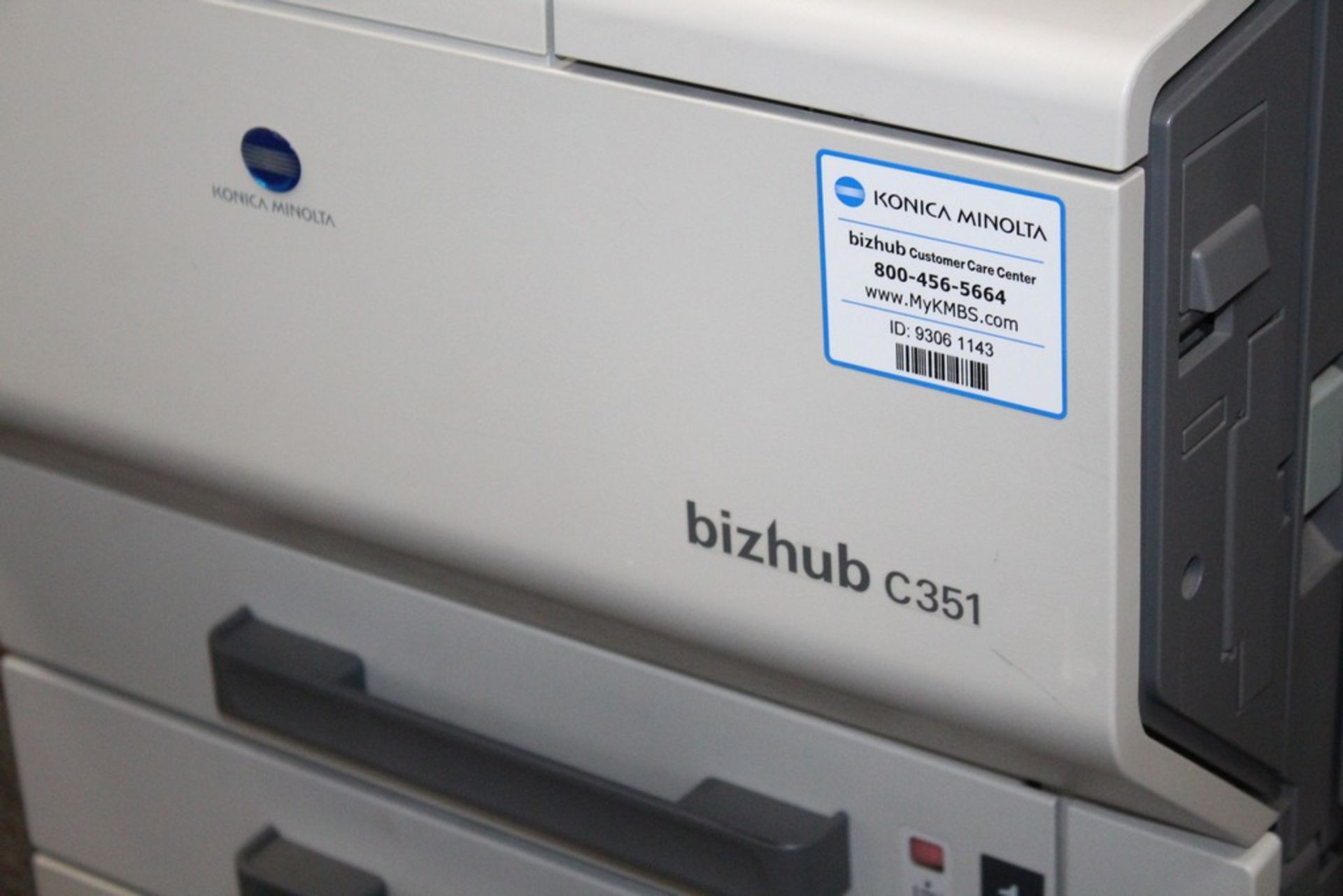 KONICA MINOLTA BIZHUB C351 COLOR COPIER, WITH FOUR PAPER TRAYS - Image 3 of 7