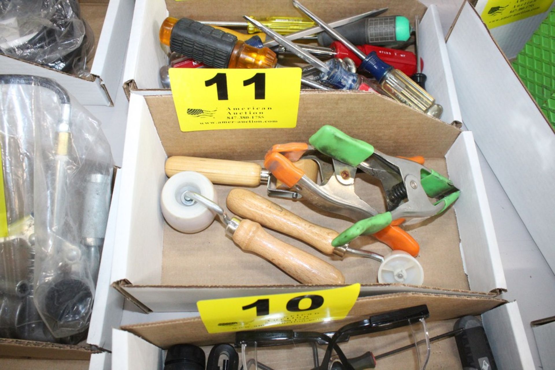 SPRING CLAMPS AND ROLLERS IN BOX