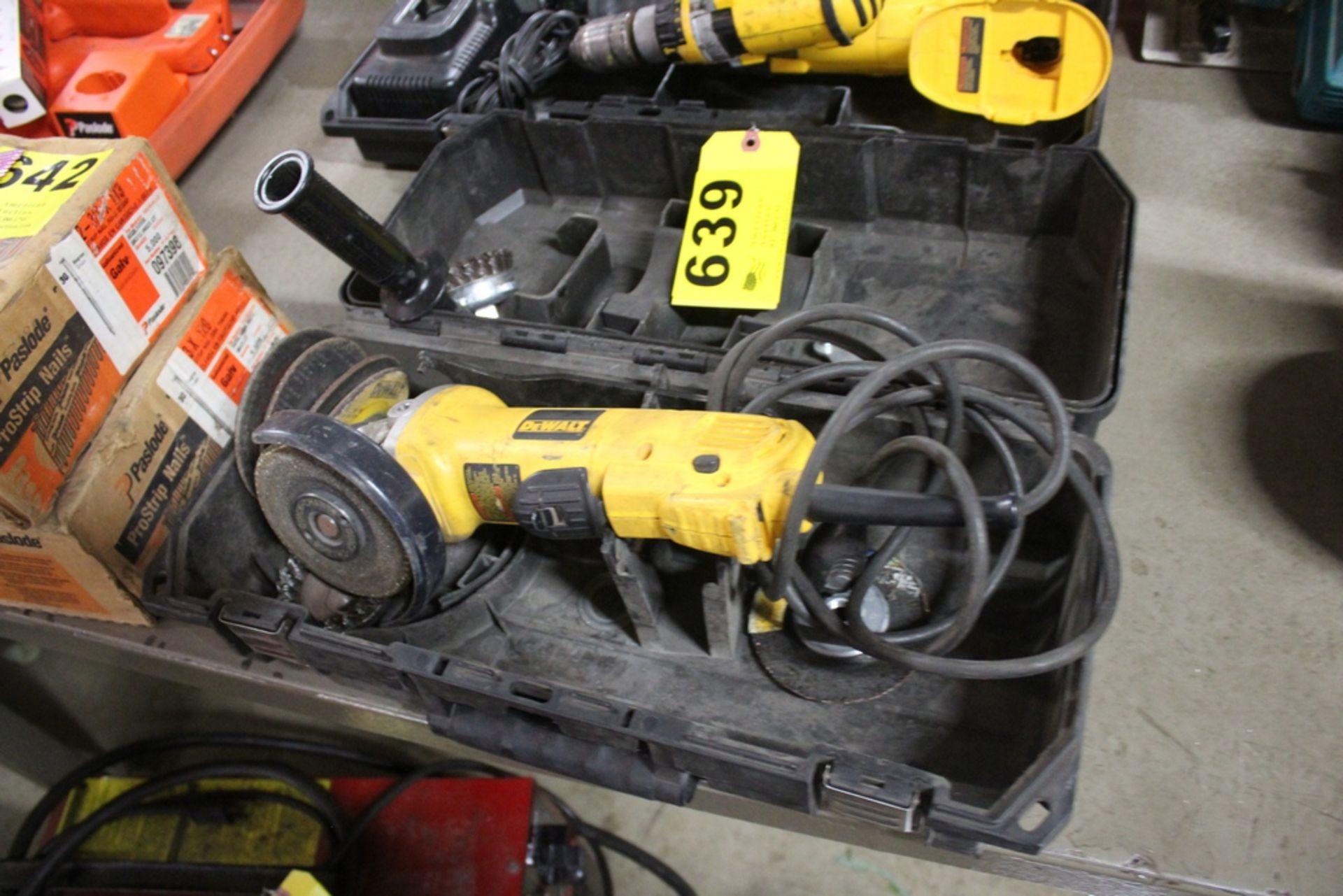 DEWALT MODEL D28402 ANGLE GRINDER WITH CASE AND ACCESSORIES