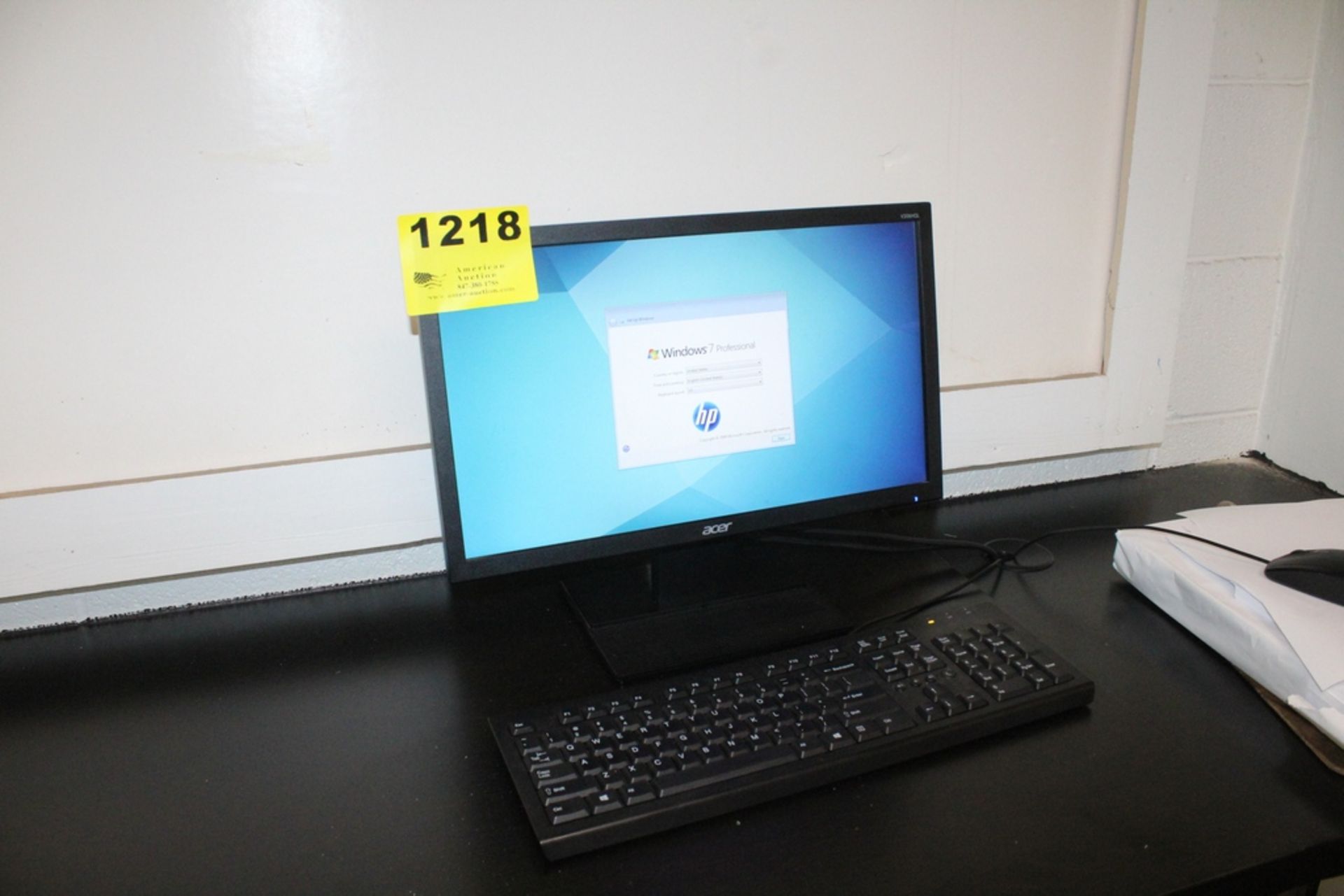 HP 3500 DESKTOP COMPUTER WITH ACER FLATSCREEN MONITOR, KEYBOARD AND MOUSE