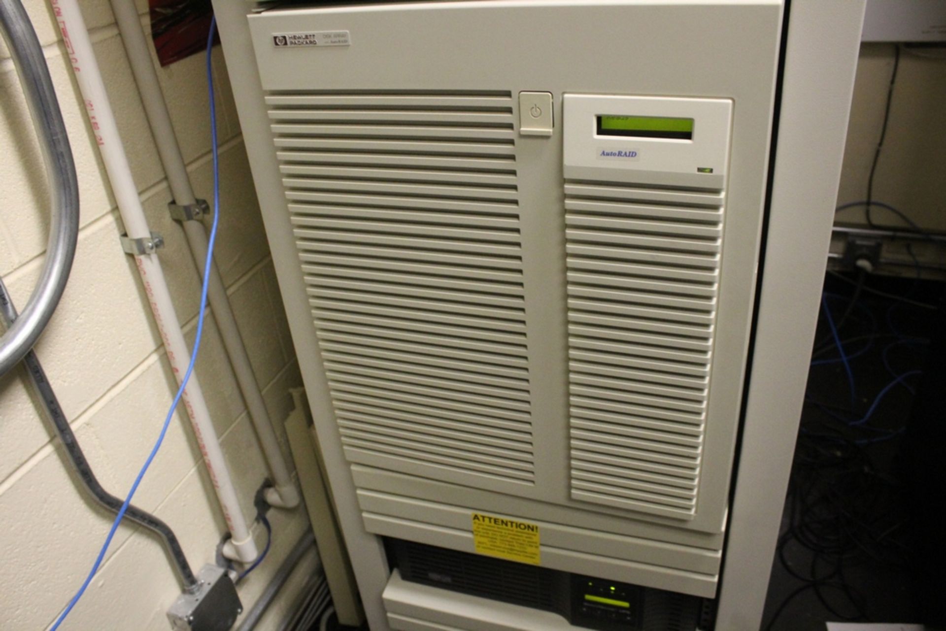 HEWLETT PACKARD SERVER SYSTEM WITH DISK ARRAY WITH AUTO RAD AND (2) TRIPP-LITE BATTERY BACKUPS - Image 3 of 4