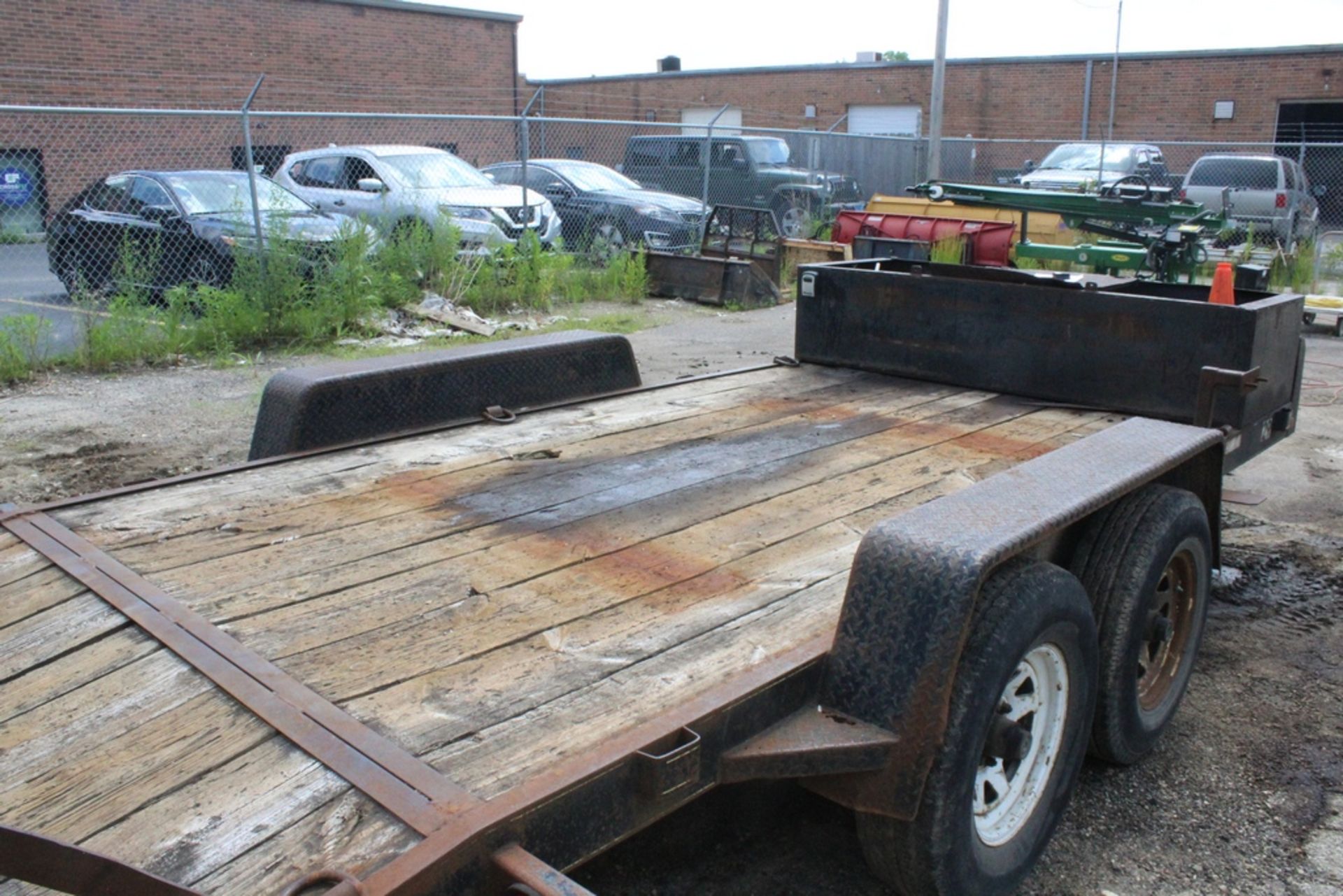 2004 Trailer, Wood Deck 12' X 7', Tandem Axle, With Bobtail Ramps And Storage Box, Vin - Image 4 of 7