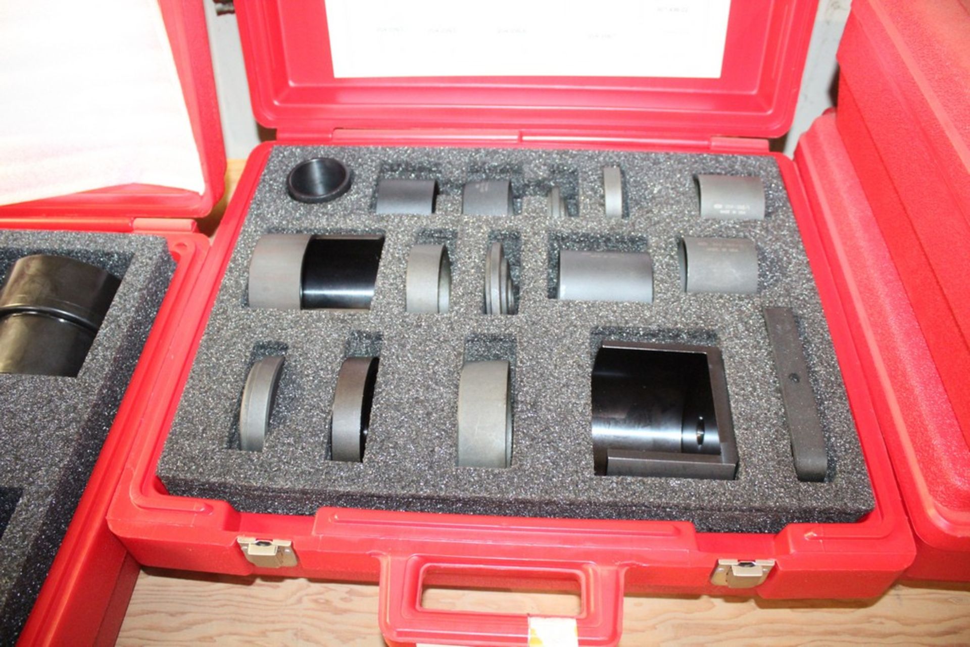 FORD ROTUNDA ESSENTIAL SERVICE TOOL SET-TKIT-2005P-F IN THREE CASES - Image 3 of 6