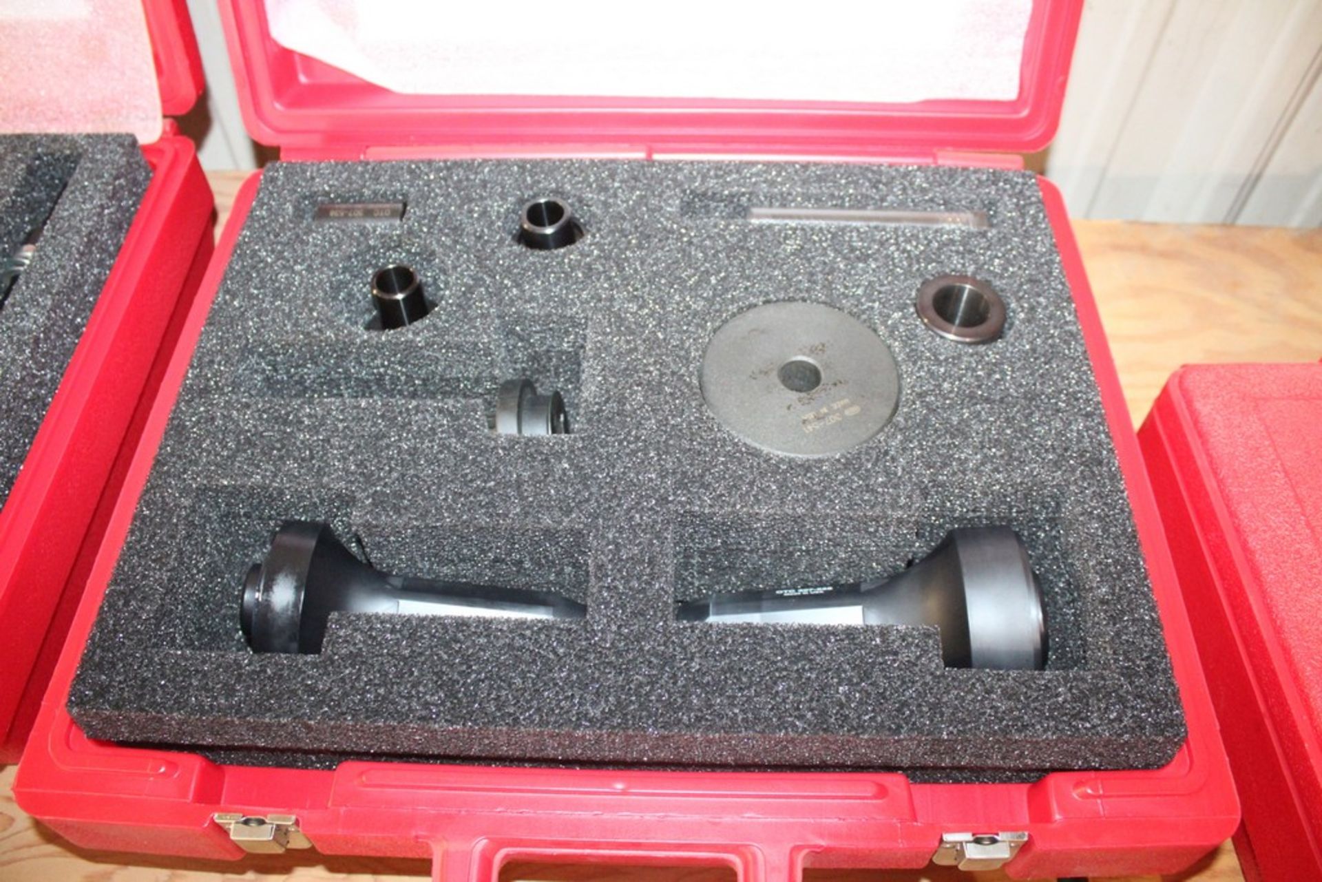 FORD ROTUNDA ESSENTIAL SERVICE TOOL SET-TKIT-2005D1-F IN FOUR CASES - Image 3 of 6