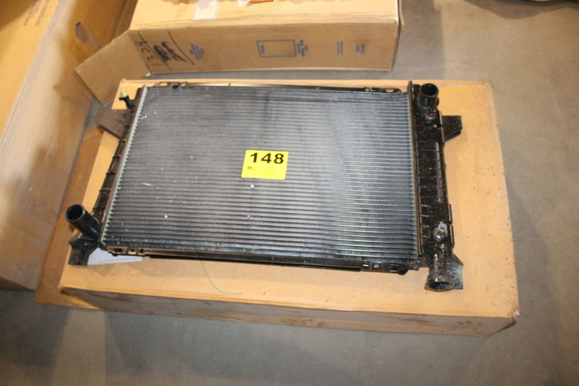 FORD BRONCO RADIATOR, 89-96