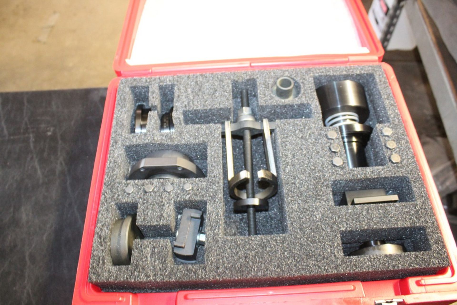 FORD ROTUNDA ESSENTIAL SERVICE TOOL SET-TKIT-2005D2-F IN THREE CASES - Image 5 of 5