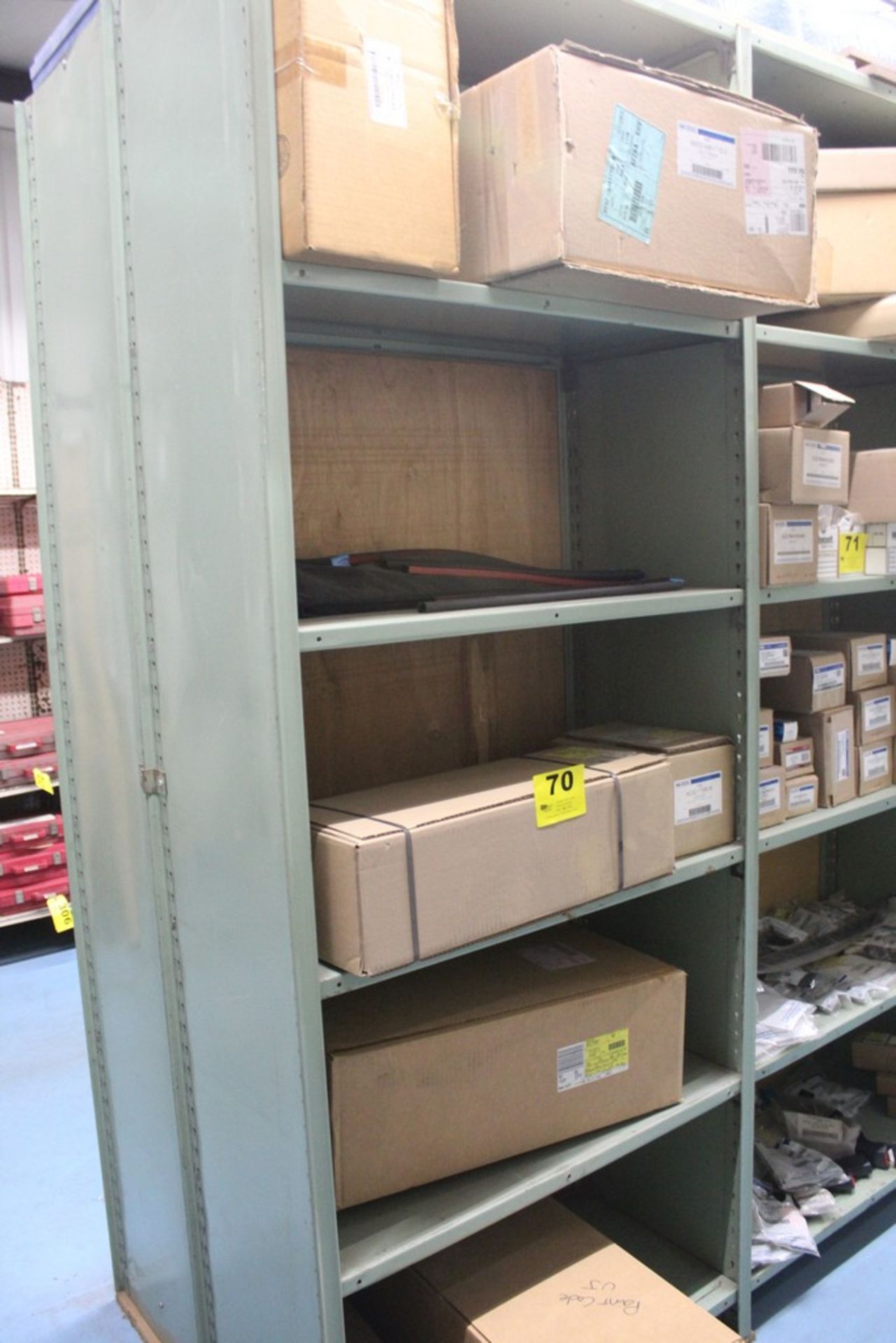 JACKS, BUMPER AND SEAT TRACK ON (5) SHELVES