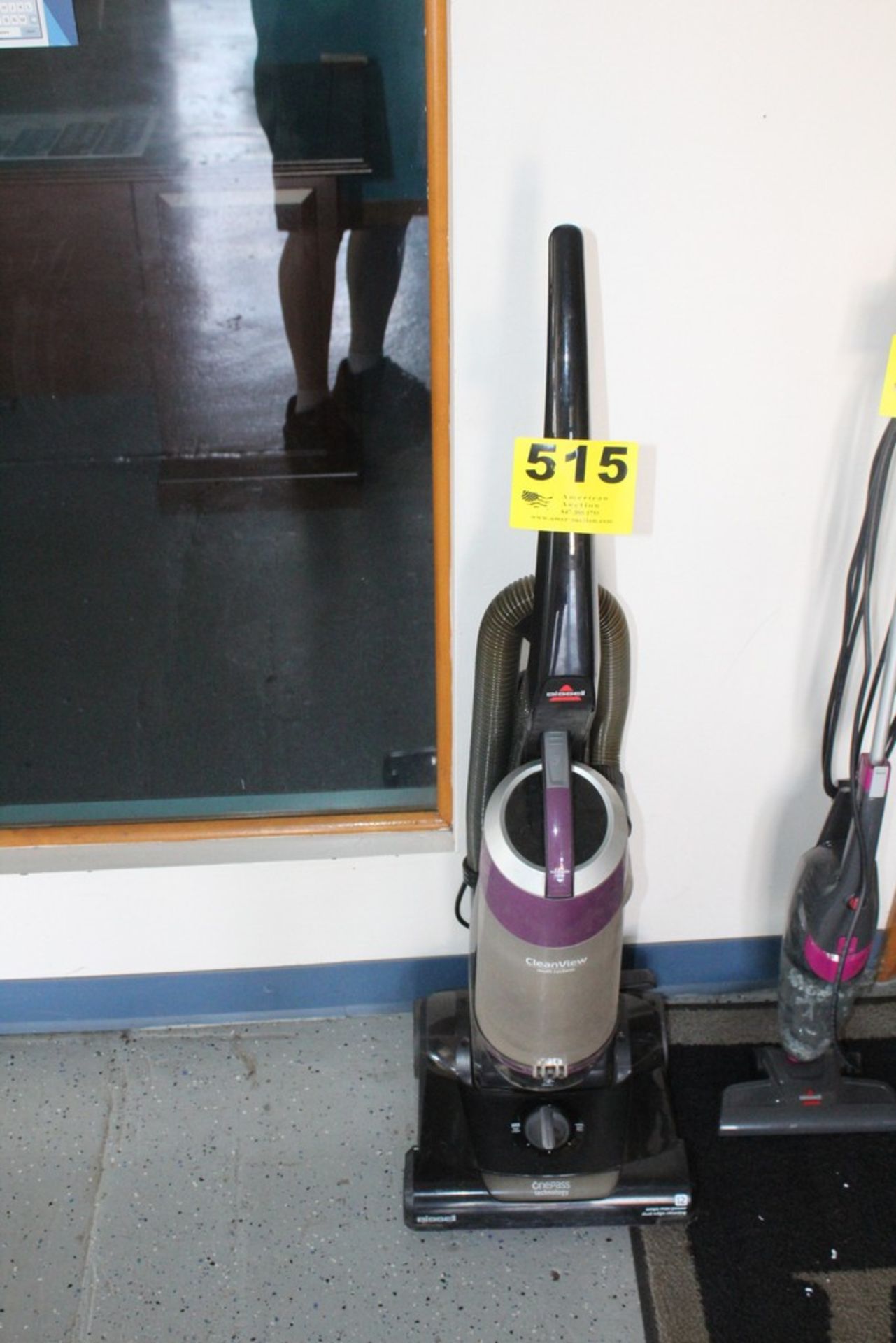 BISSELL ONEPASS UPRIGHT VACUUM CLEANER