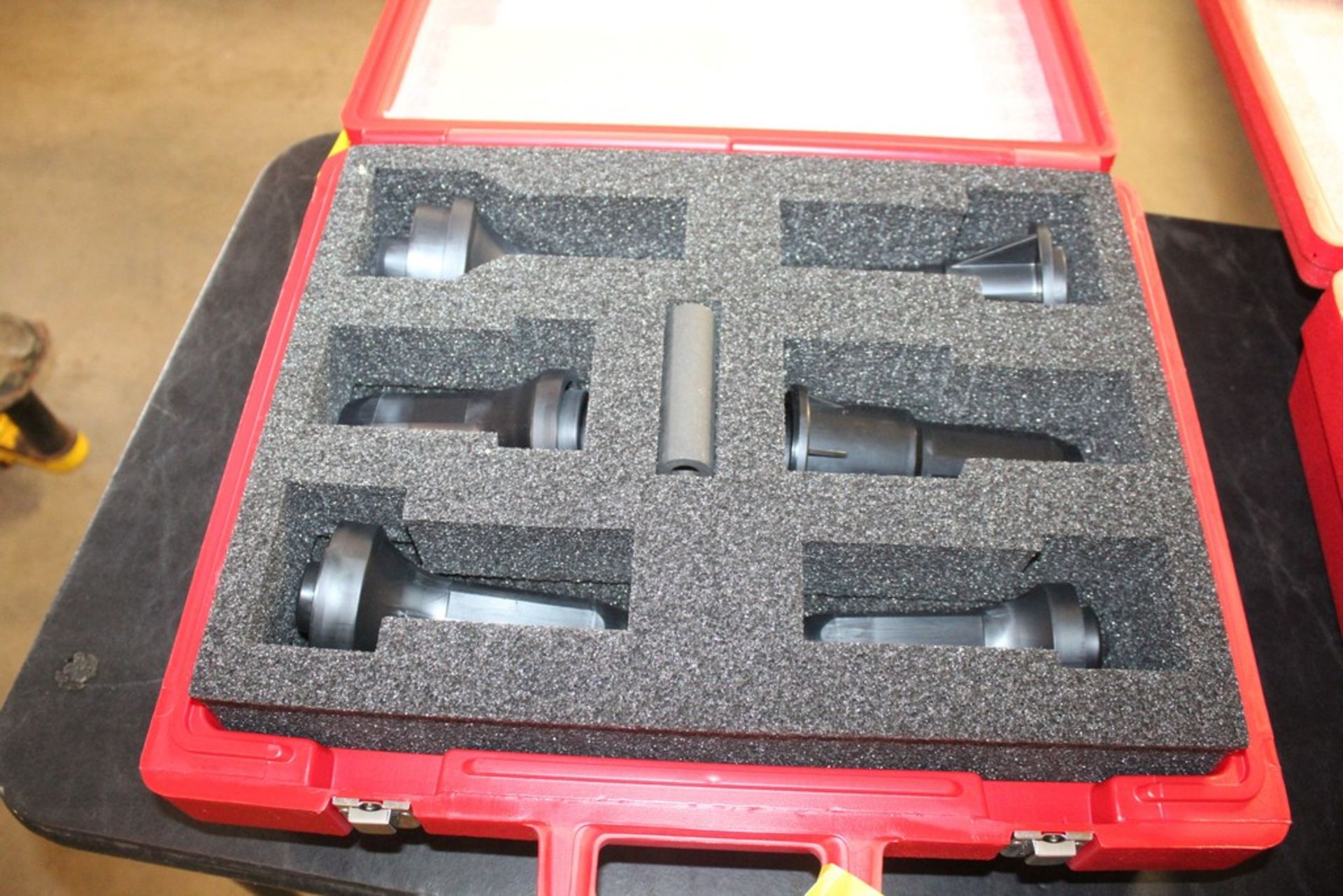 FORD ROTUNDA ESSENTIAL SERVICE TOOL SET-TKIT-2005D1-F IN FOUR CASES - Image 6 of 6