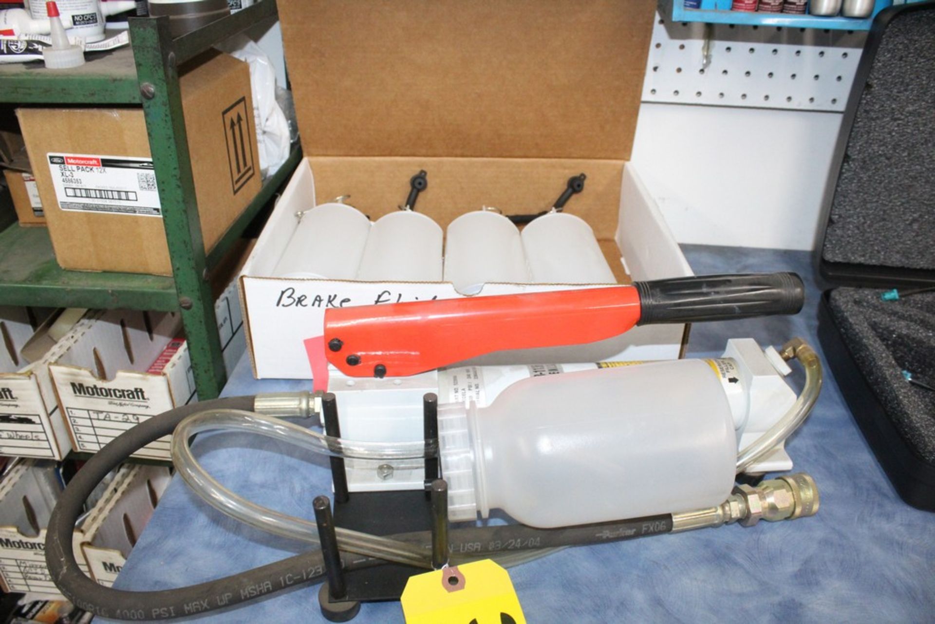 BRAKE FLUID REMOVAL PUMP WITH CATCH DRUMS