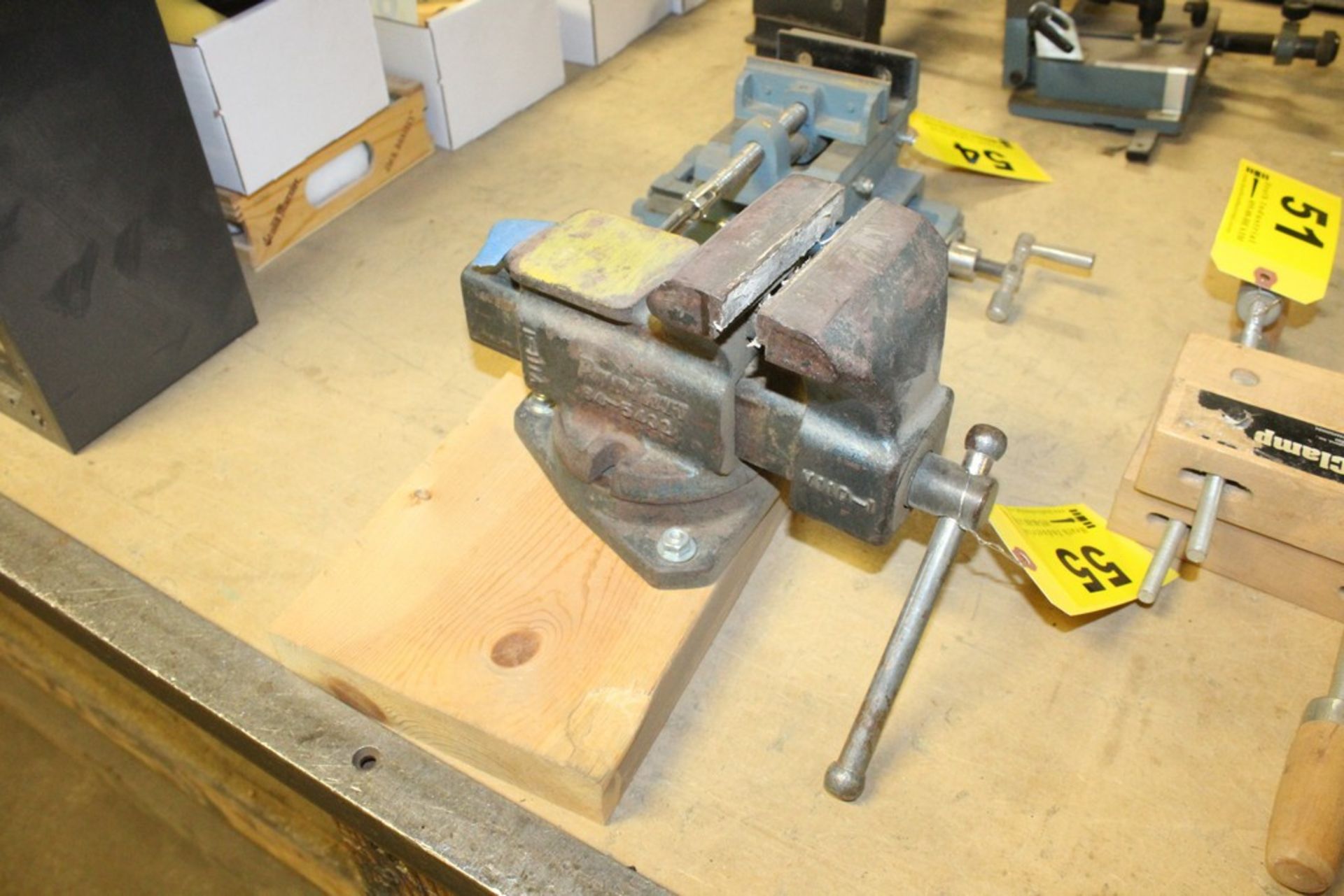 BENCH VISE WITH ROTATING BASE, 4"