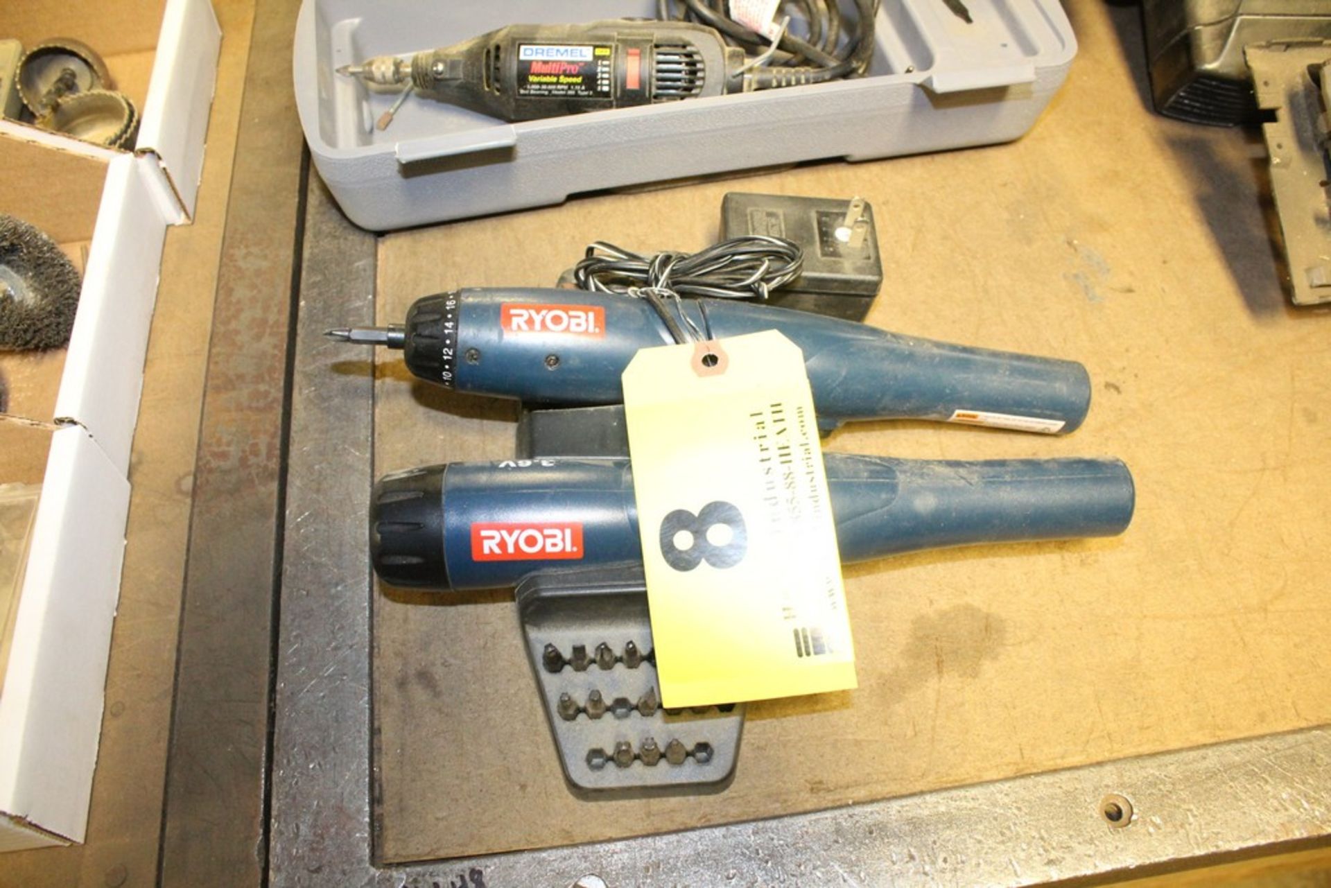 RYOBI CORDLESS SCREW DRIVER AND FLASHLIGHT WITH WITH CHARGING BRACKET AND BITS