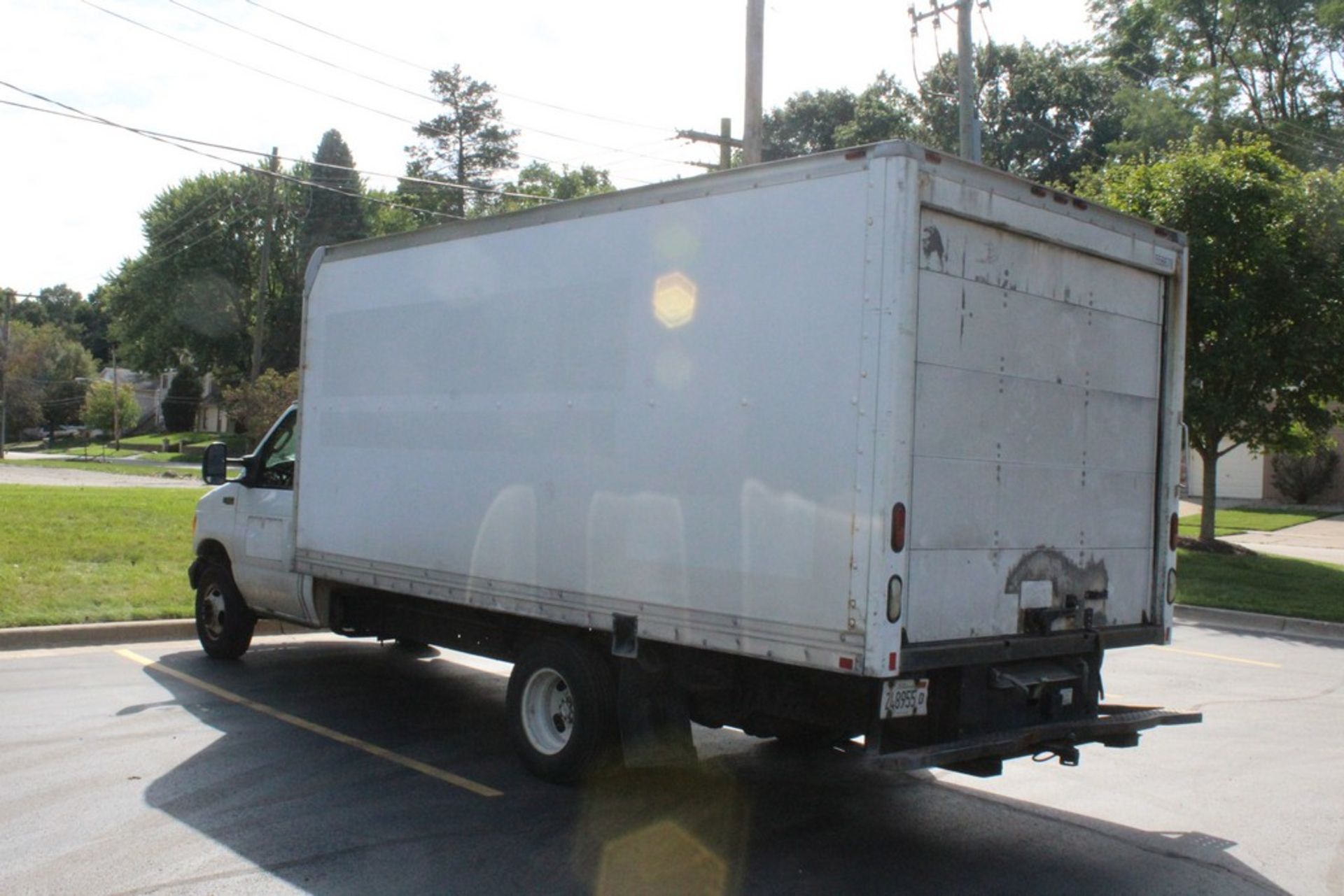 2005 FORD MODEL E-350 BOX BODY TRUCK, VIN: 1FDWE35L05HA72532, AUTOMATIC TRANSMISSION - Image 3 of 5