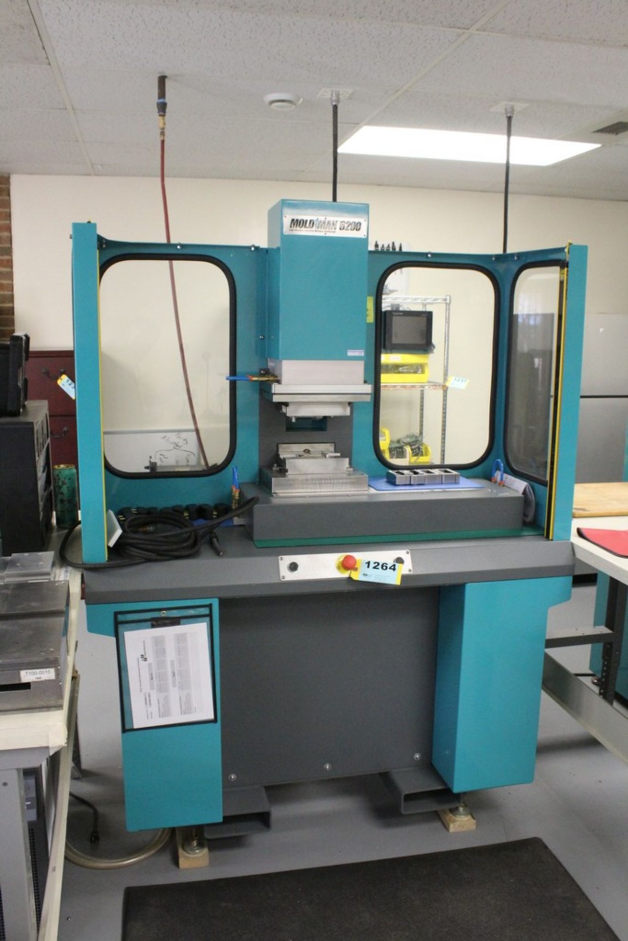 MOLD-MAN 2 TON MODEL 6200 LOW-PRESSURE INJECTION MOLDING MACHINE, S/N 62-02-0061 (NEW 2015), SHUTTLE - Image 10 of 14