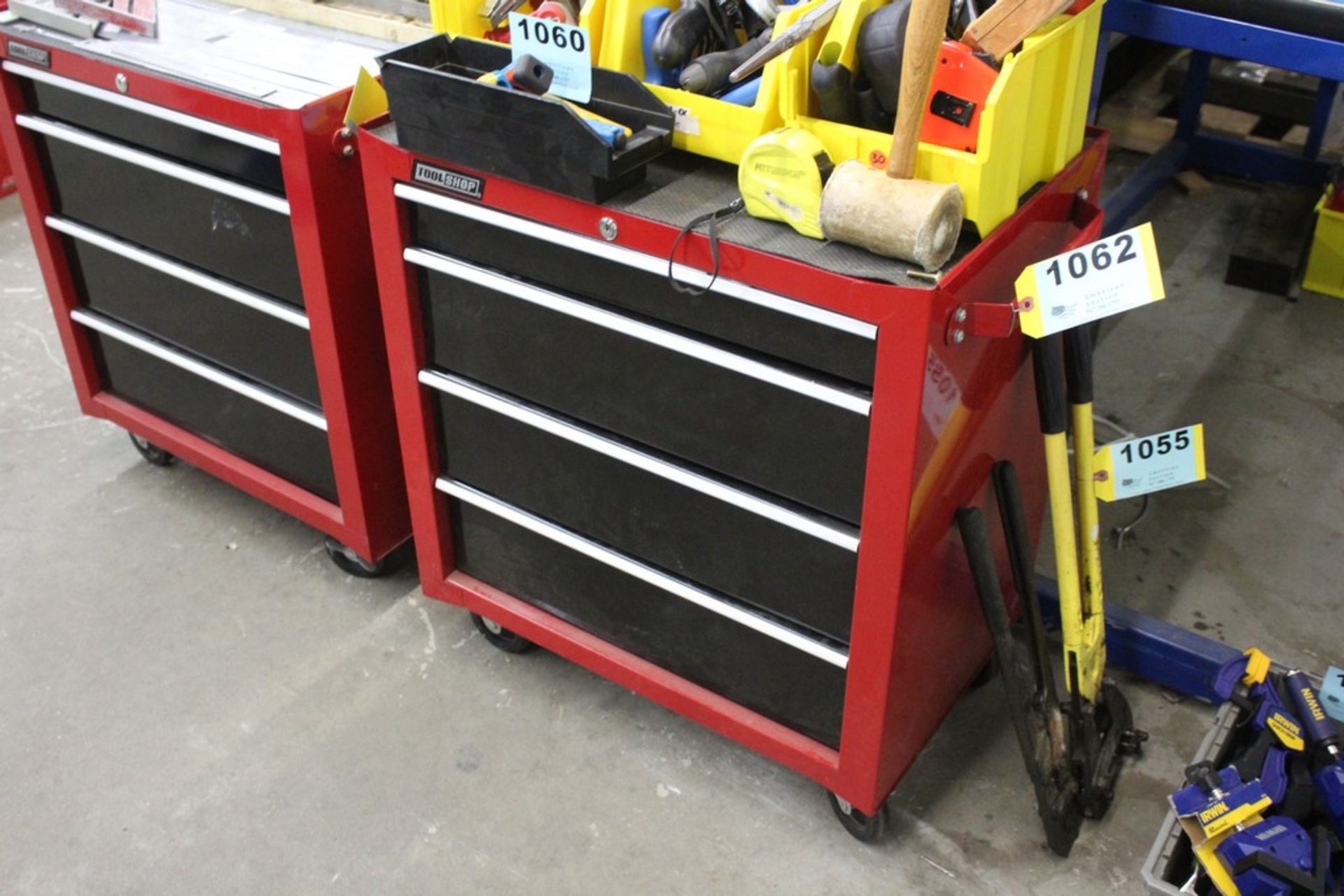 TOOL SHOP 27" X 17" X 32" PORTABLE TOOLCHEST