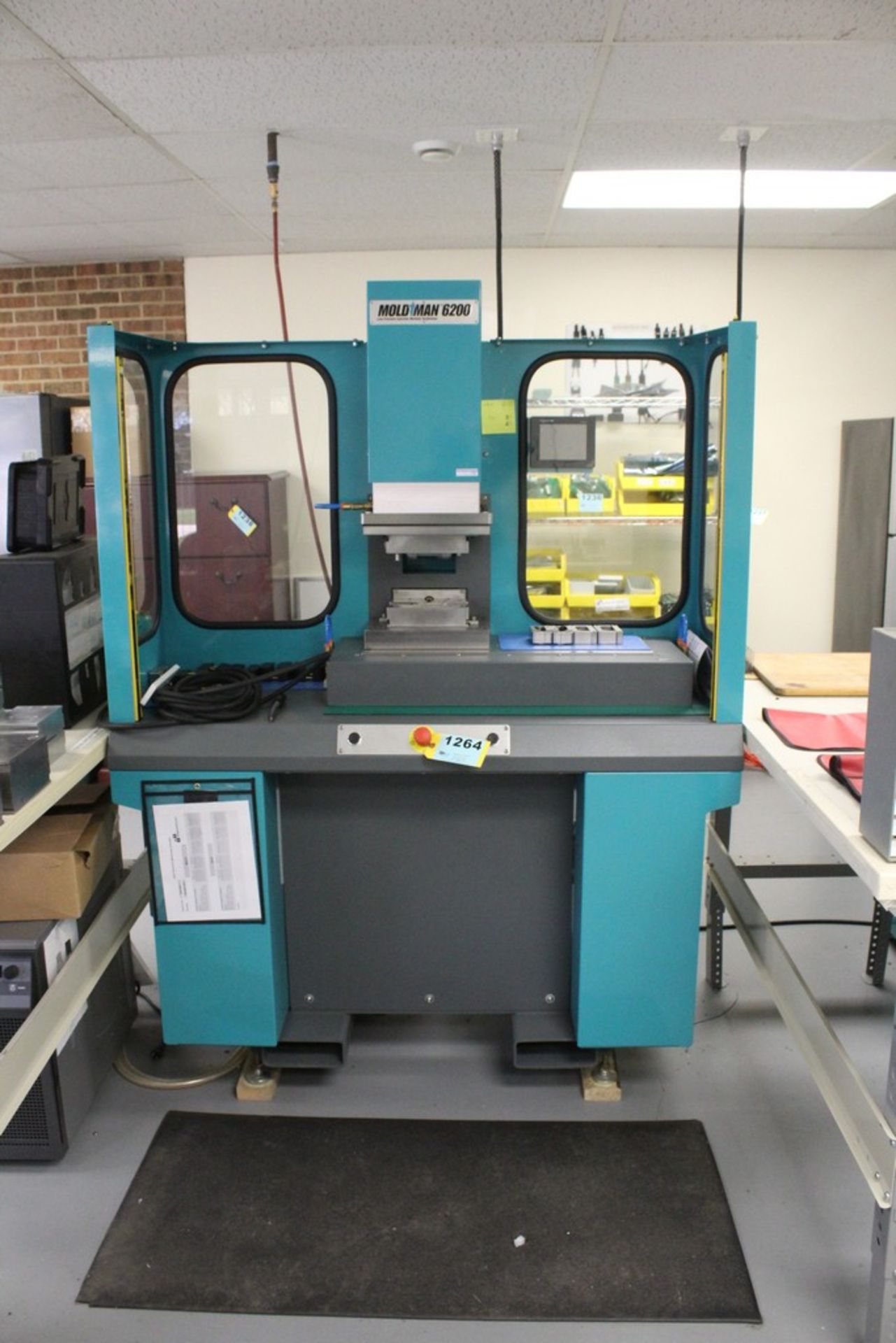 MOLD-MAN 2 TON MODEL 6200 LOW-PRESSURE INJECTION MOLDING MACHINE, S/N 62-02-0061 (NEW 2015), SHUTTLE