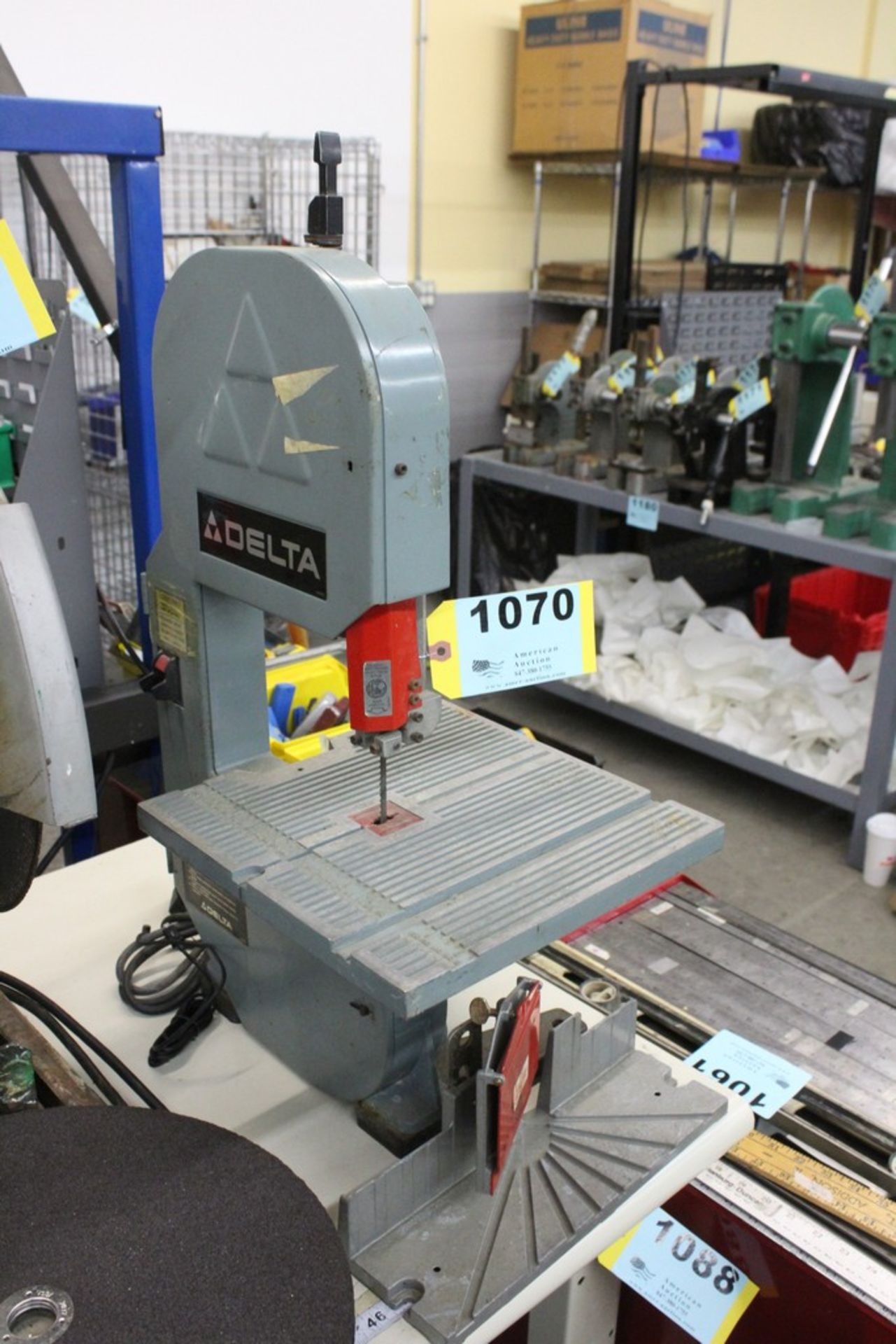 DELTA BENCHTOP VERTICAL BANDSAW - Image 2 of 2