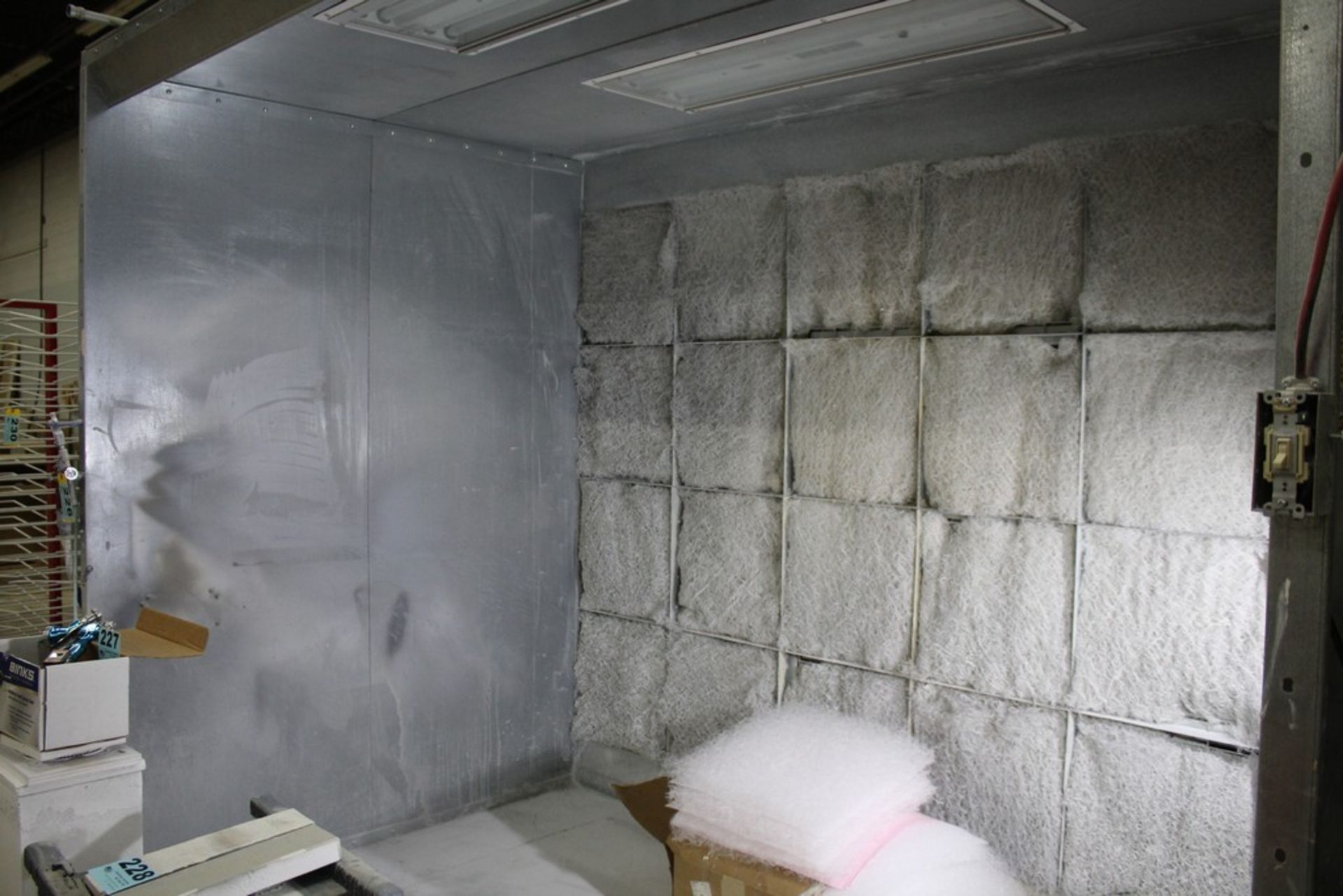 PAASCHE PAINT SPRAY BOOTH 10' W X 6' D X 8' H WITH CA TECHBOLOGIES SPRAY GUN SYSTEM AND EXTRA - Image 8 of 11