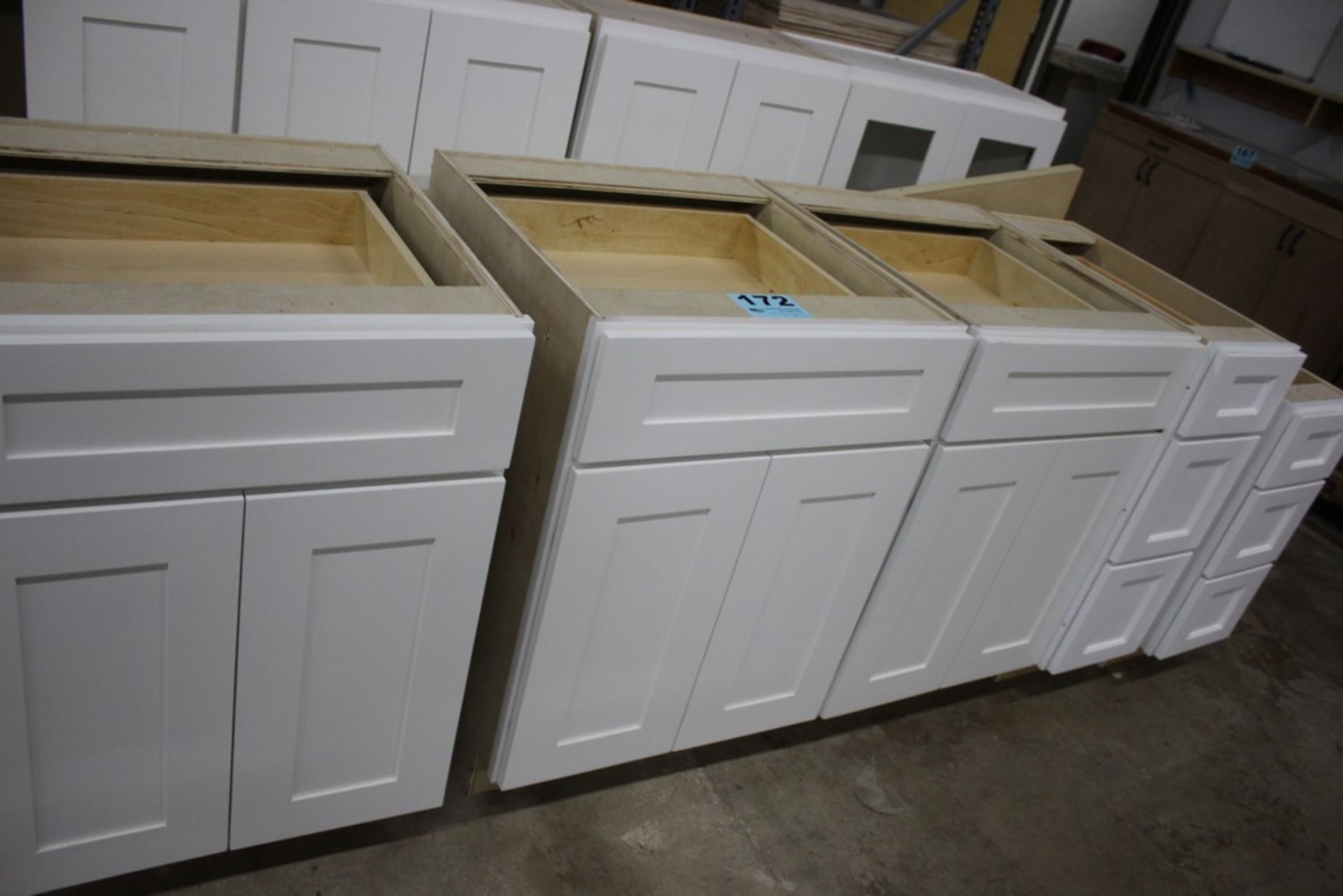 ASSORTED BASE AND WALL CABINETS - Image 3 of 4