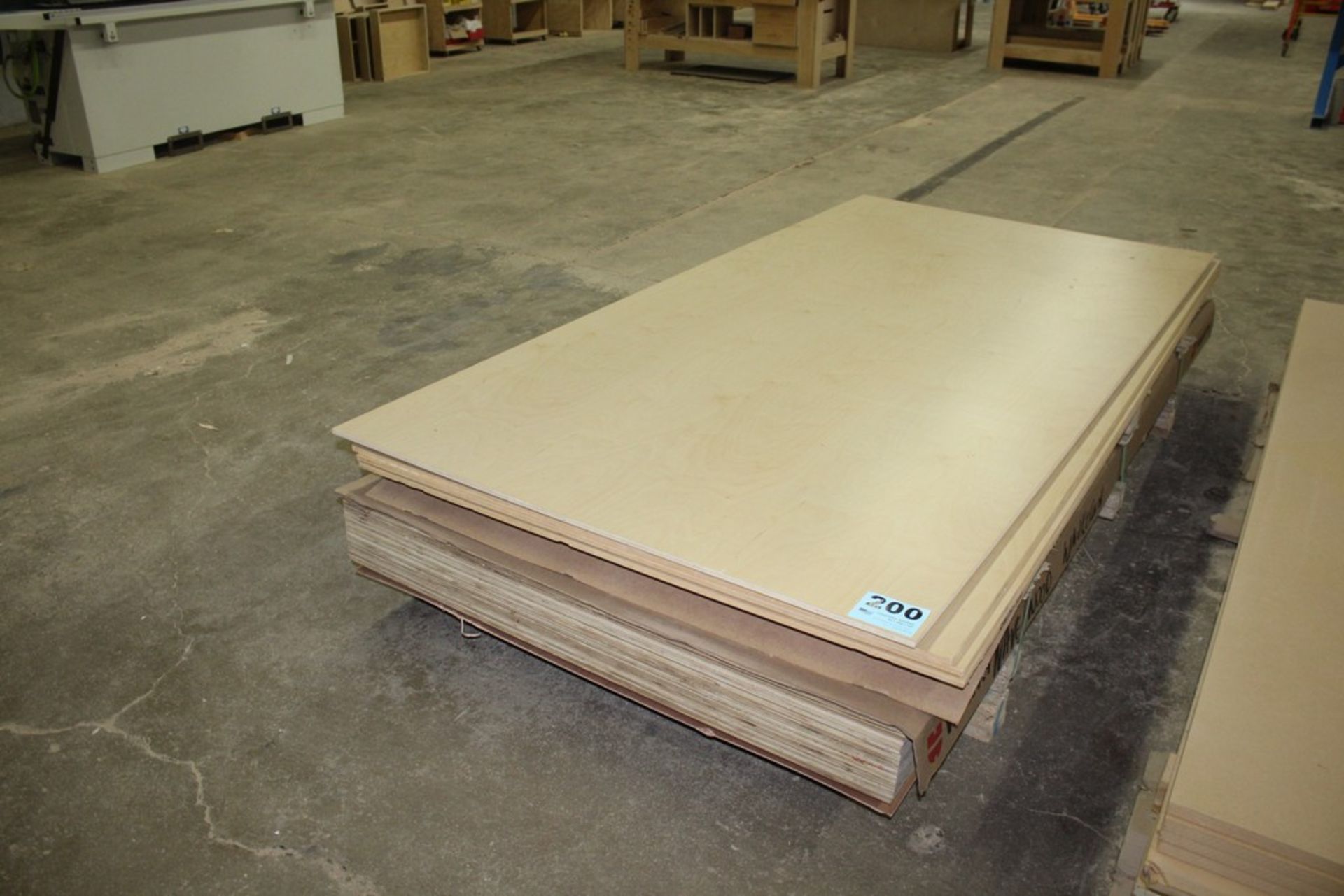 (16) SHEETS OF 4' X 8' X 1/2" PLYWOOD