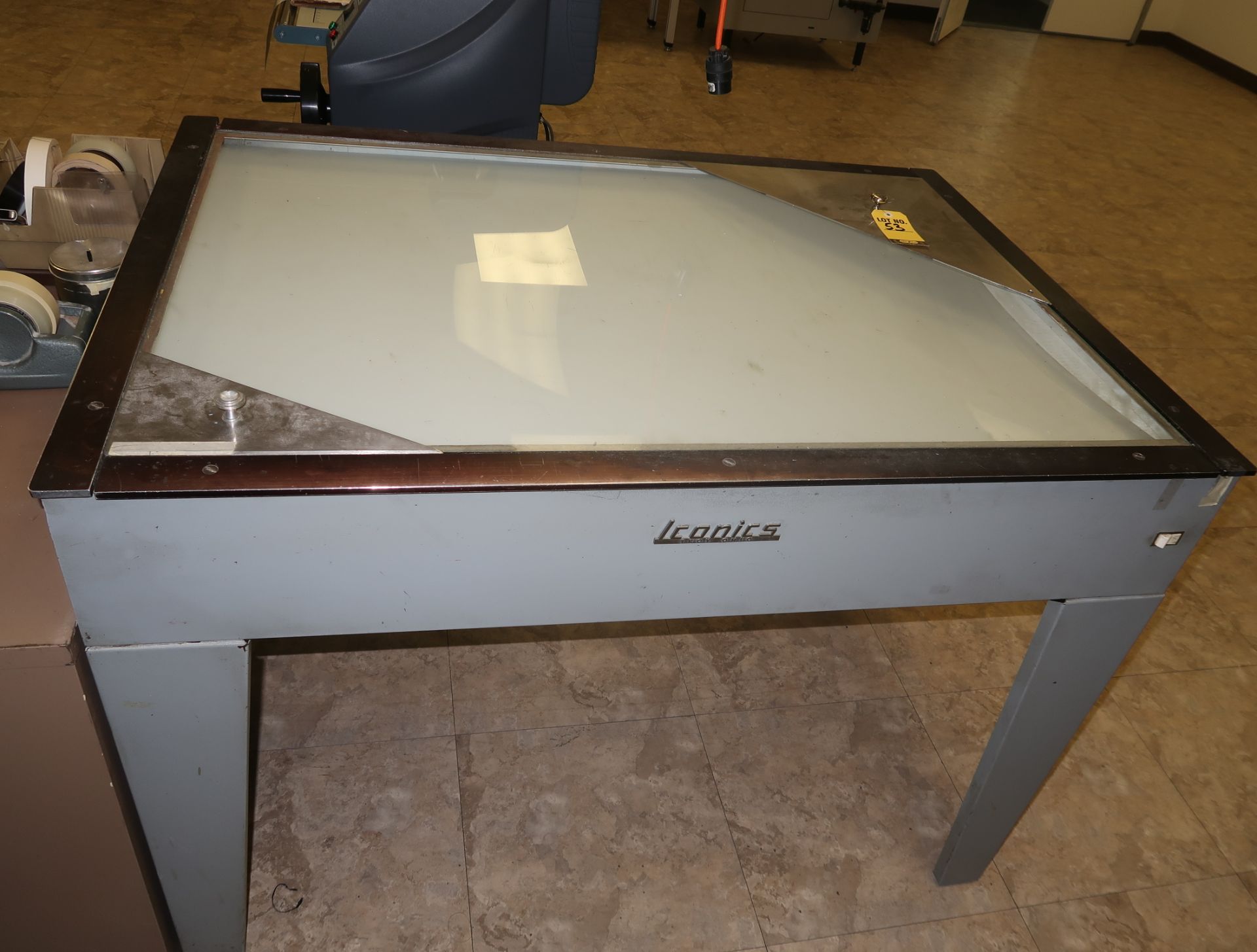 ICONICS 4' X 3' LIGHT TABLE