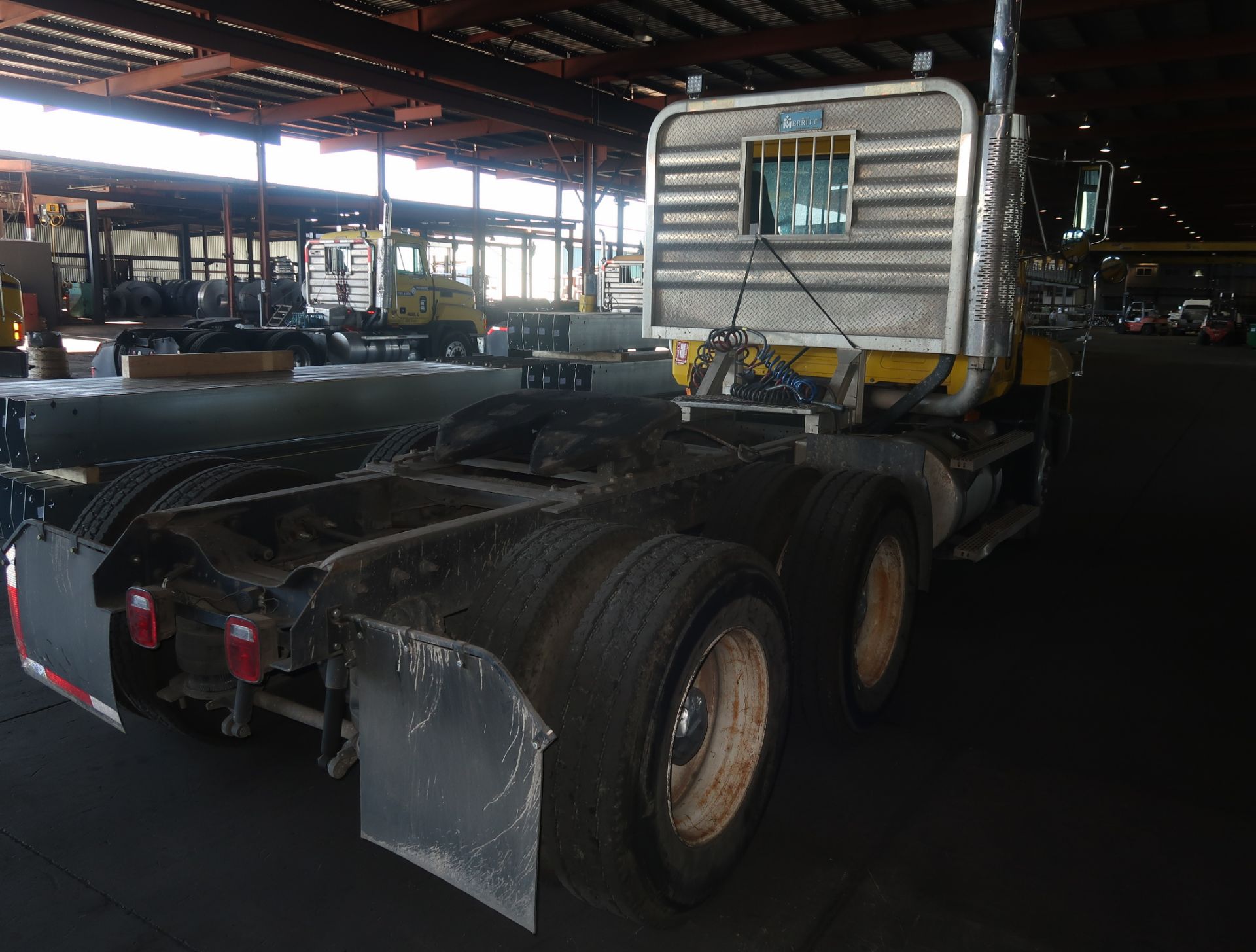 1994 MACK CH613 TANDEM AXLE TRUCK TRACTOR, VIN. 1M1AA12Y95W046680, ODOMETER SHOWS 42,167 REPLACED - Image 15 of 24