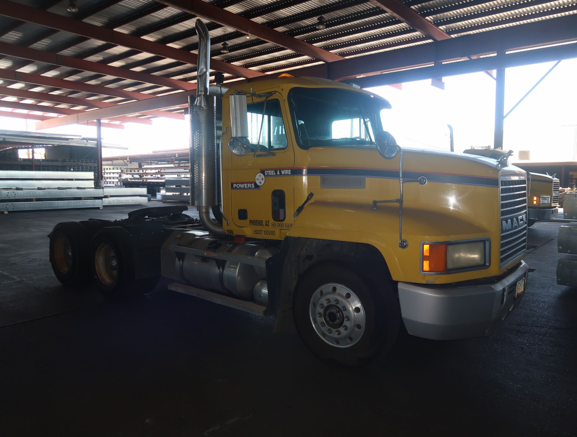 1994 MACK CH613 TANDEM AXLE TRUCK TRACTOR, VIN. 1M1AA12Y95W046680, ODOMETER SHOWS 42,167 REPLACED - Image 4 of 24