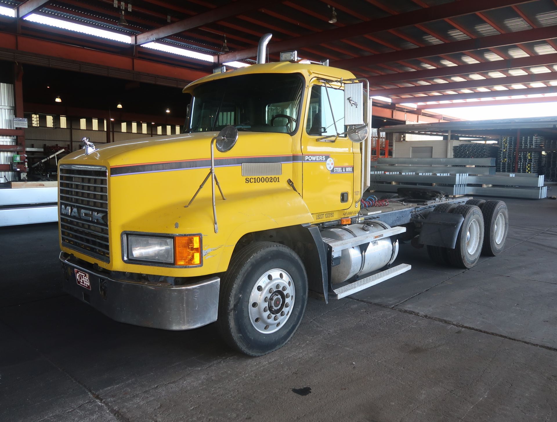 1996 MACK CH613 TANDEM AXLE TRUCK TRACTOR, VIN. 1M1AA12Y5VW071824, ODOMETER SHOWS 45,123 DASH WAS