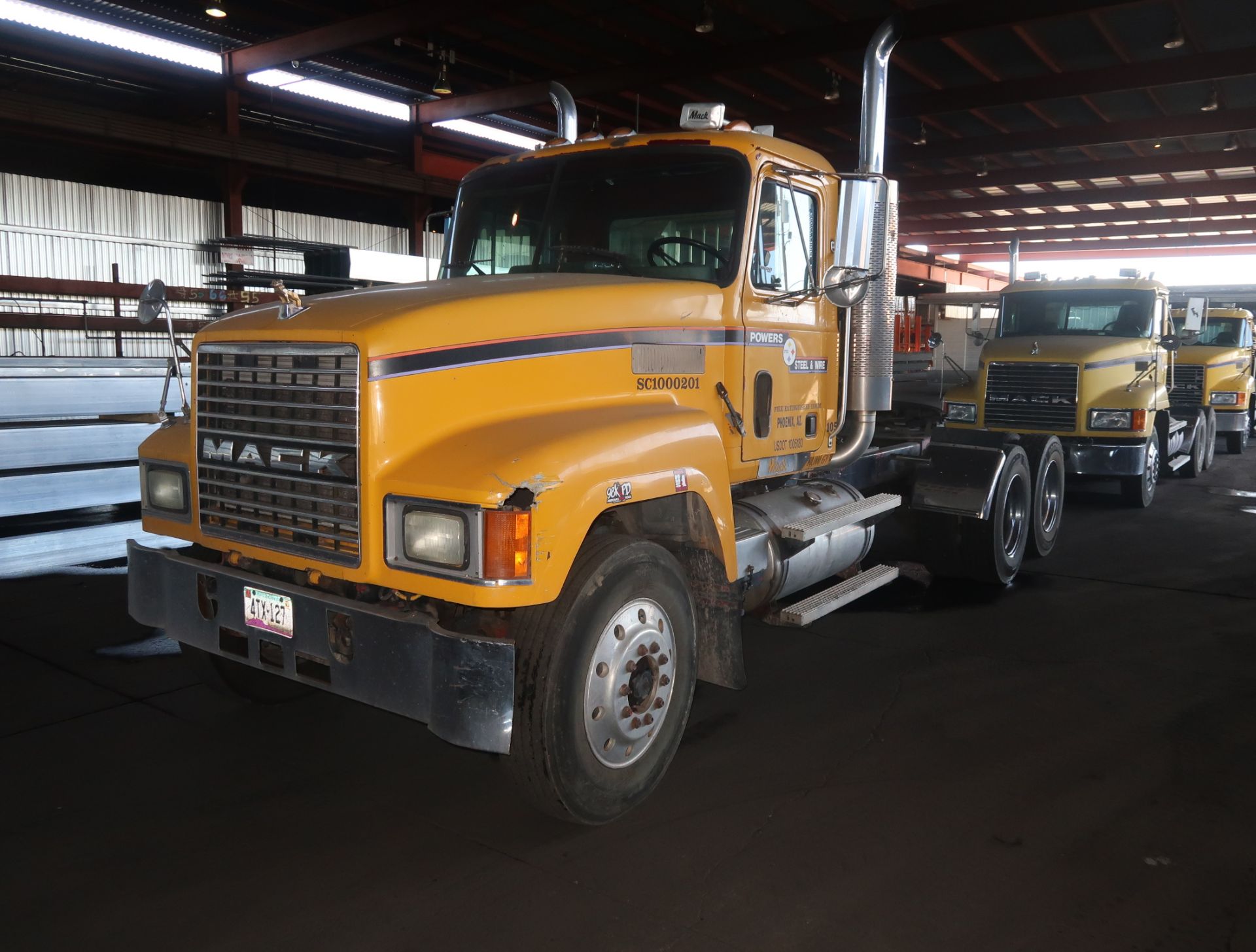 1999 MACK CH613 TANDEM AXLE TRUCK TRACTOR, VIN. IMZAA18Y6XW094129, 538,449 MILES