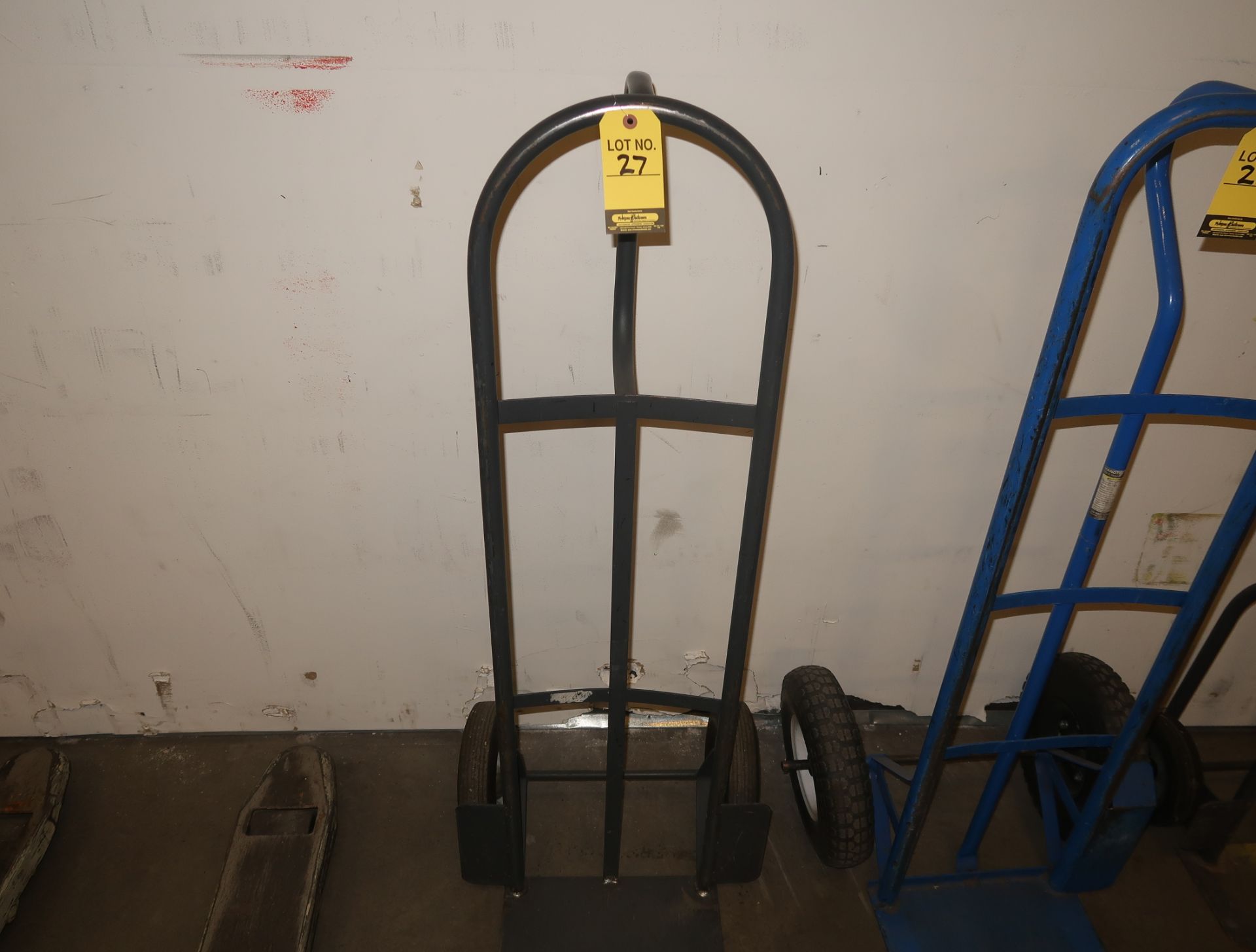 HAND TRUCK, SOLID TIRE