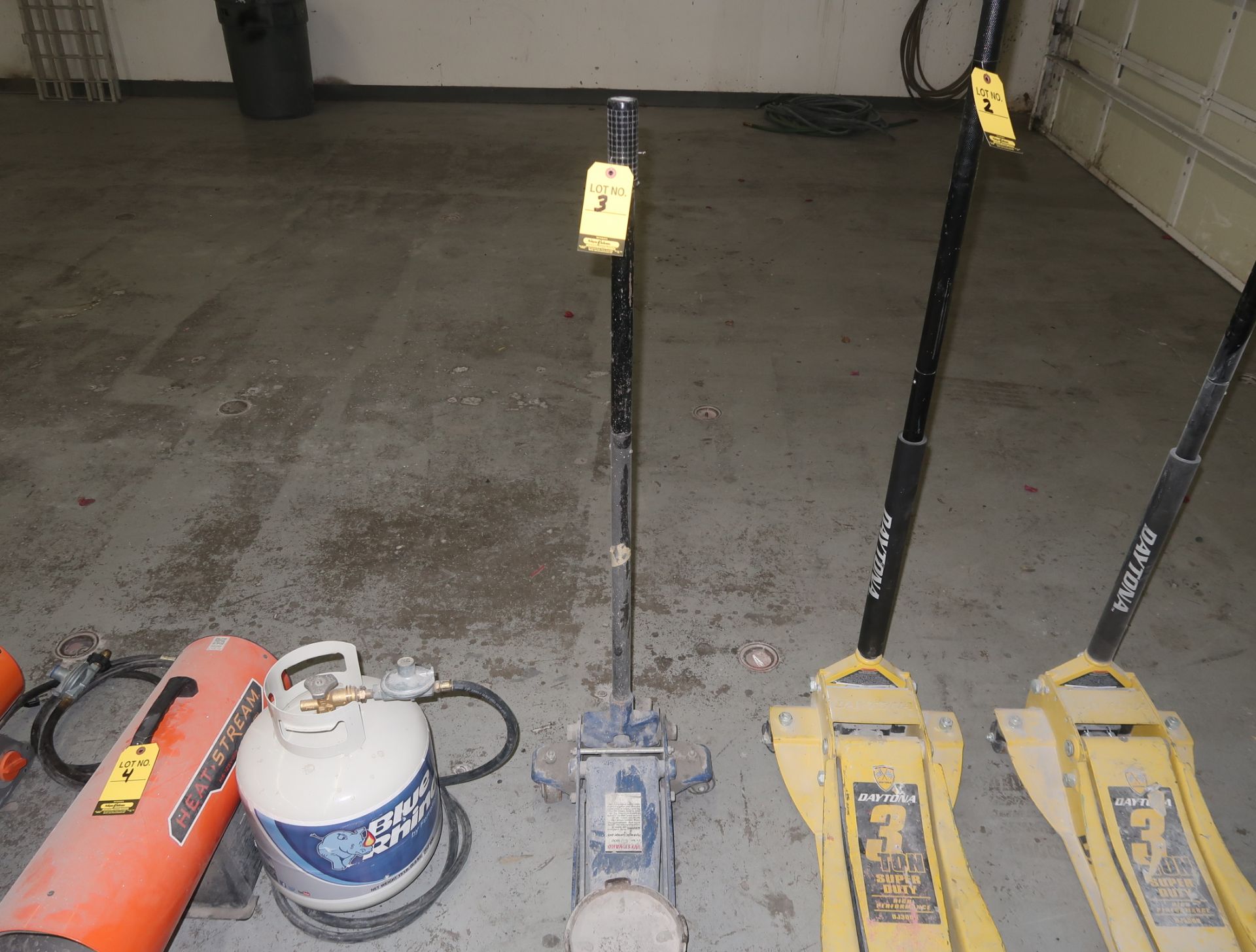 WESTWARD 2 1/2 TON FLOOR JACK