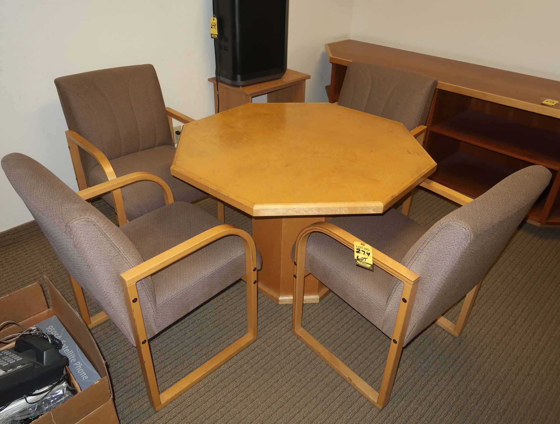 LOT CONFERENCE TABLE W/4-CHAIRS