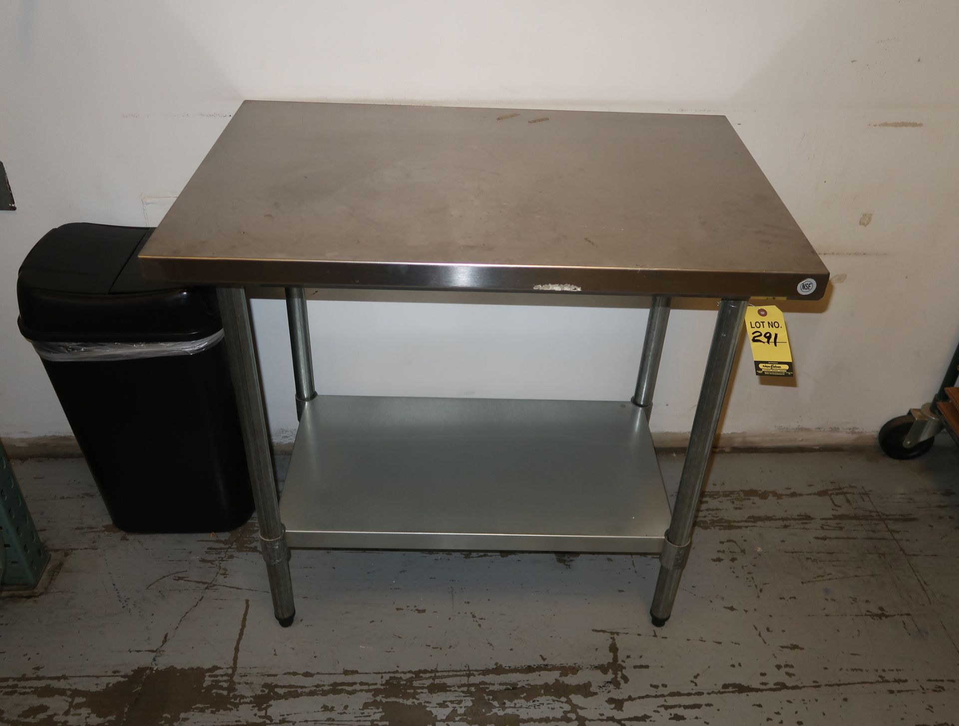 3' SS TABLE