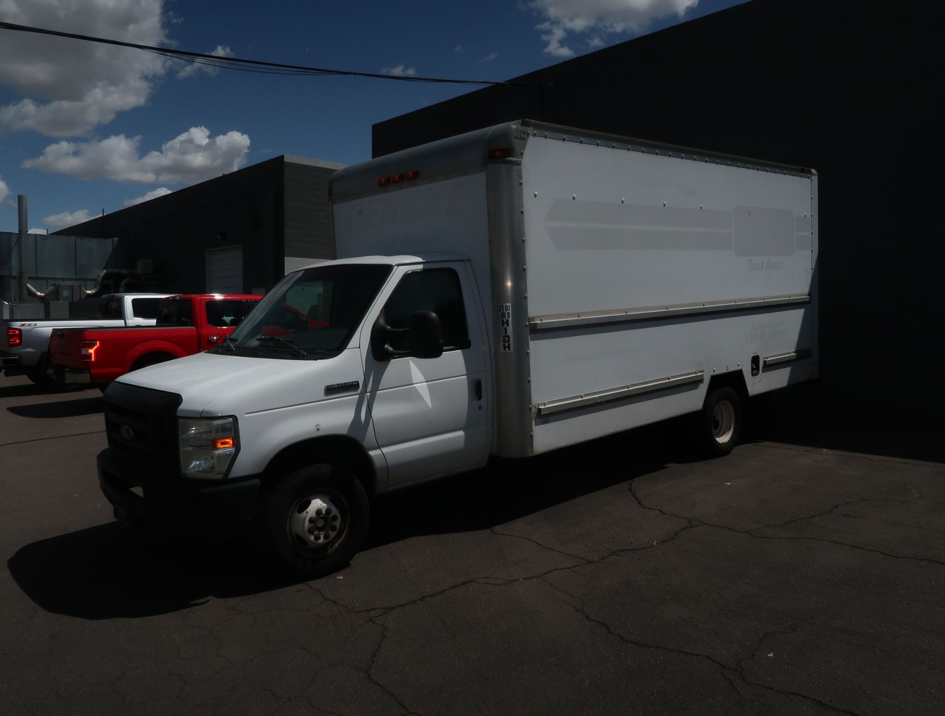 2008 FORD E-350 BOX VAN (TRUCK RUNS AND DRIVES, MORE INFO AVAILABLE SOON)