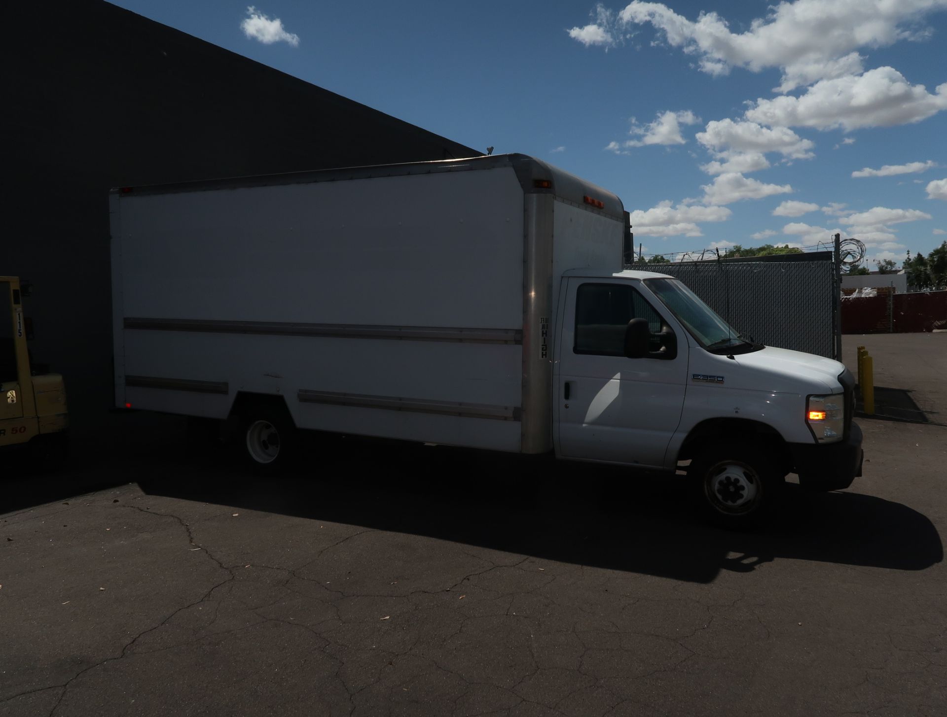 2008 FORD E-350 BOX VAN (TRUCK RUNS AND DRIVES, MORE INFO AVAILABLE SOON) - Image 2 of 7