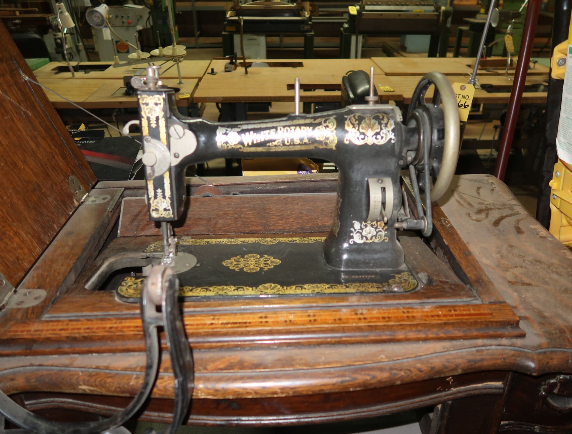 WHITE ROTARY USA-VINTAGE 6 DRAWER ROTARY SEWING MACHINE (MISSING A DRAWER) MDL. FR-2207780