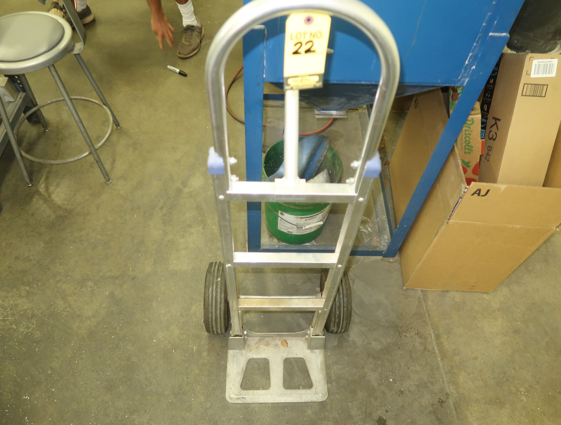 ALUMINUM HAND TRUCK